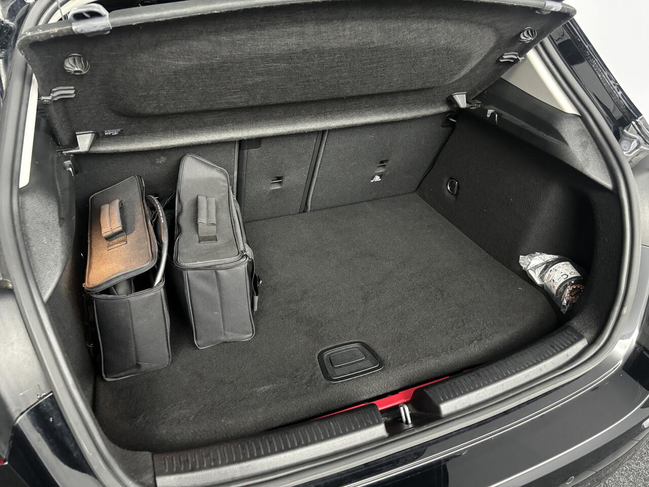 Mercedes-Benz A-KLASSE 250 e Style Style | Plug-in Hybrid | M-Bux | LED-koplampen