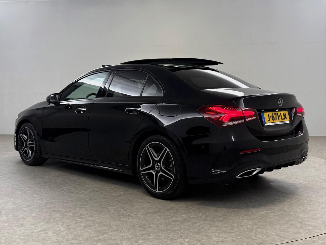 Mercedes-Benz A-KLASSE 200 AMG | Pano | Memory | Sfeer | Virtual | Burmester | Camera | NAP