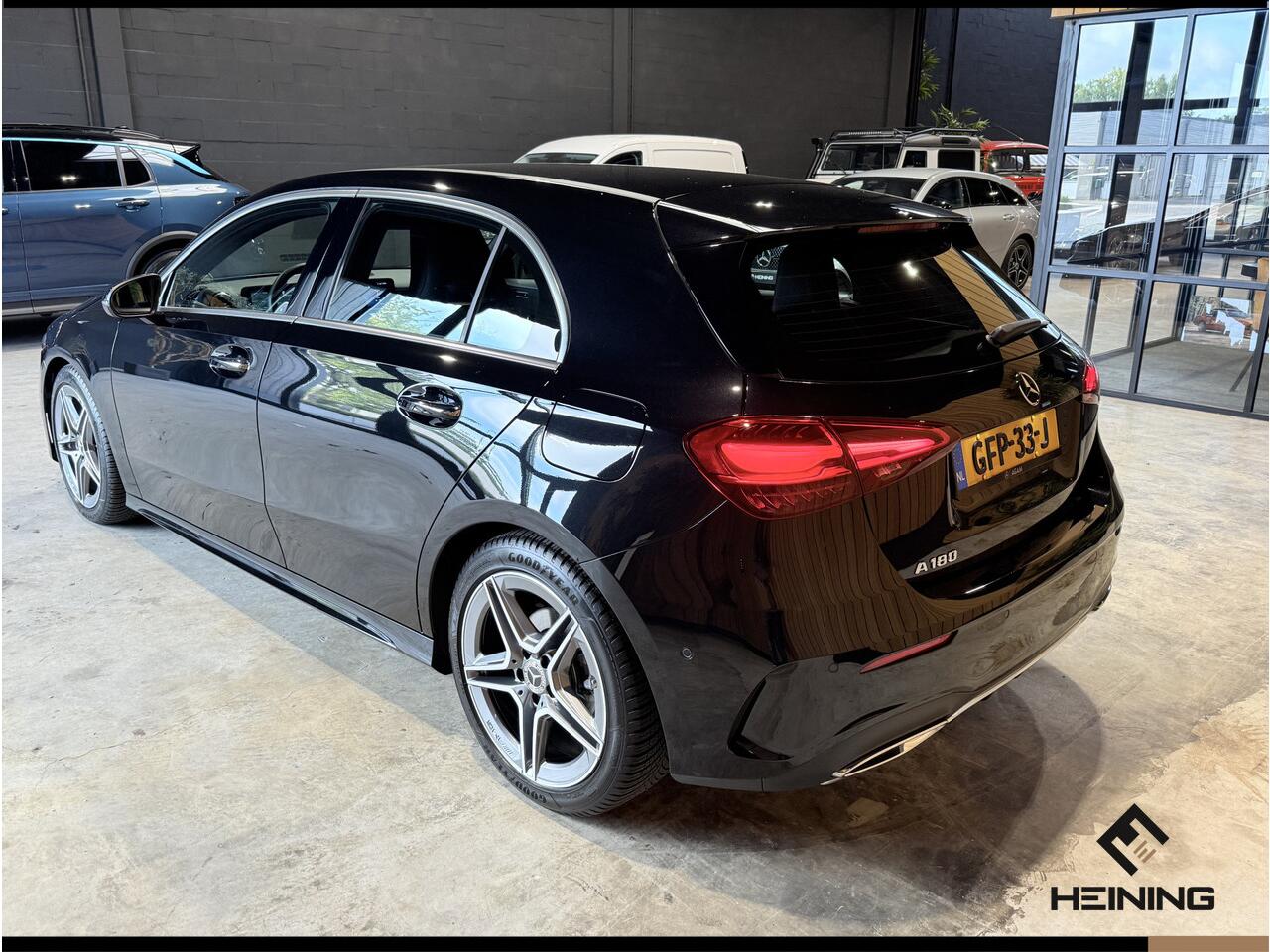 Mercedes-Benz A-KLASSE 180 Star Edition AMG Line. Stoelverwarming. Apple-carplay. Camera Hollandse auto met NAP