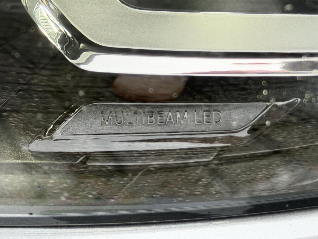 Mercedes-Benz A-KLASSE 180 AMG Pano-Dak | Trekhaak | Memory | Carplay | Camera |