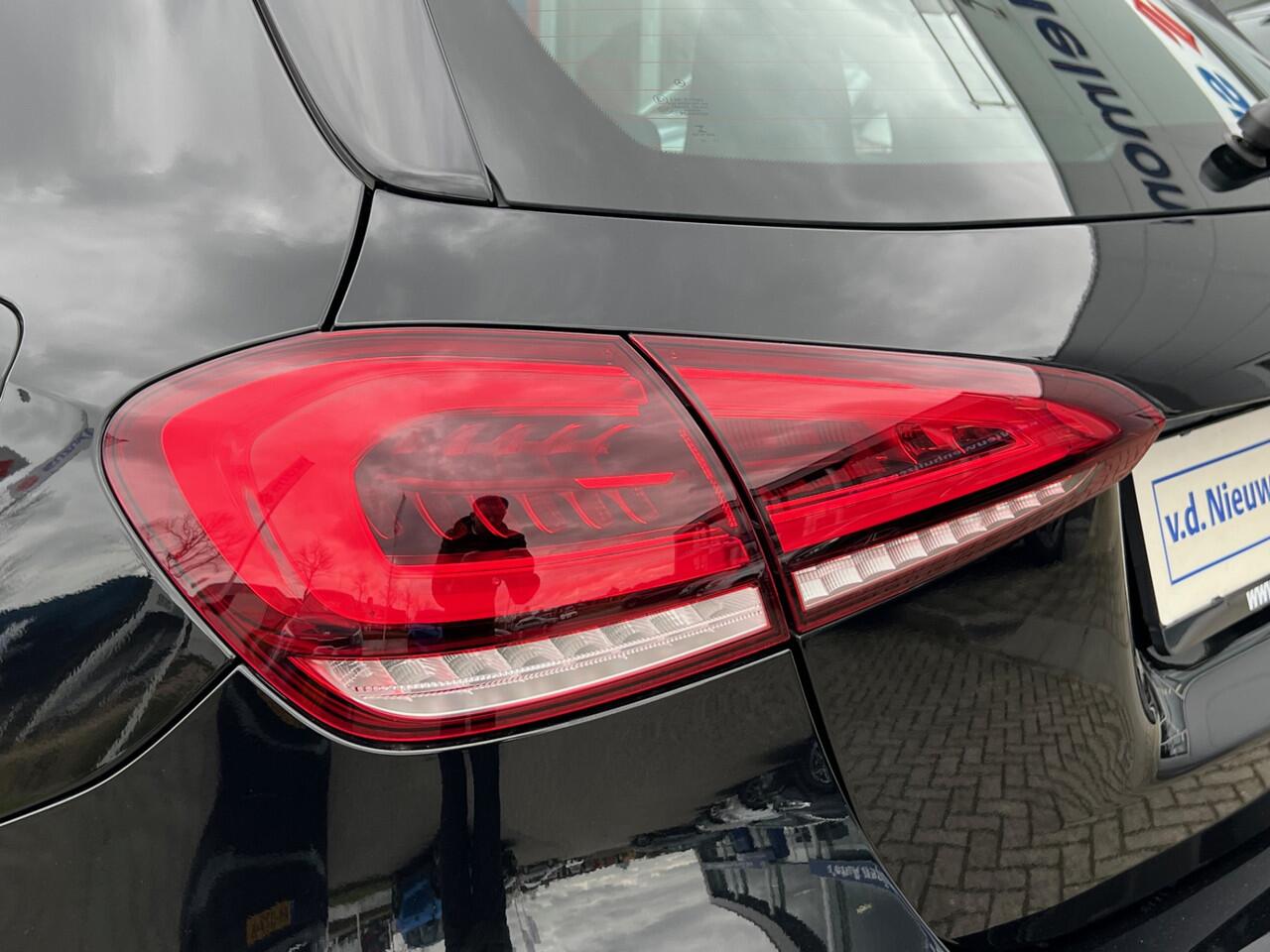 Mercedes-Benz A-KLASSE 200 AMG Line | MBUX | Cruise | Climate | Info Bas: 0492-588982 Info Bas: 0492-588982 Whatsapp: 0492588988