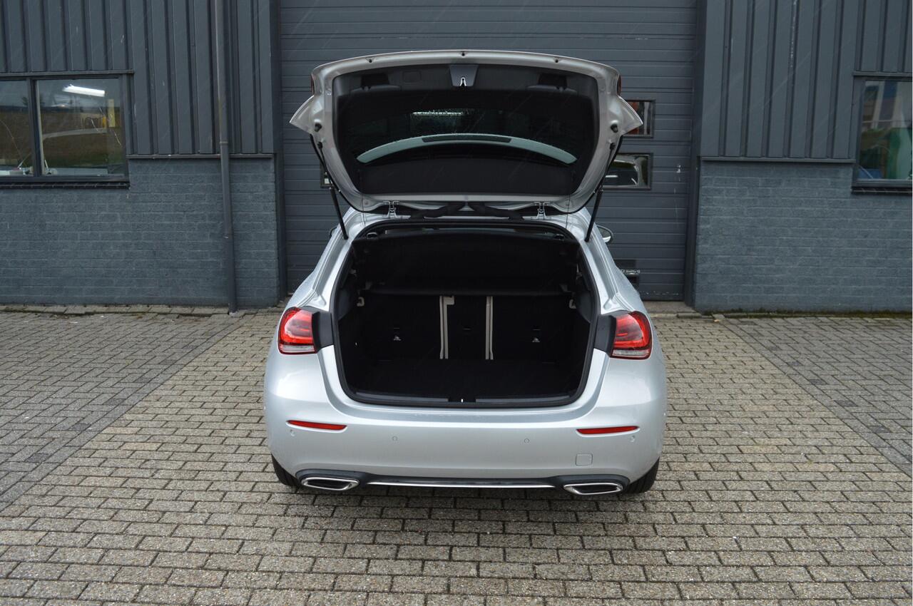 Mercedes-Benz A-KLASSE 180 Luxury Line | PANO | ACC | CAM | KEYLESS | SFEERVERLICHTING |