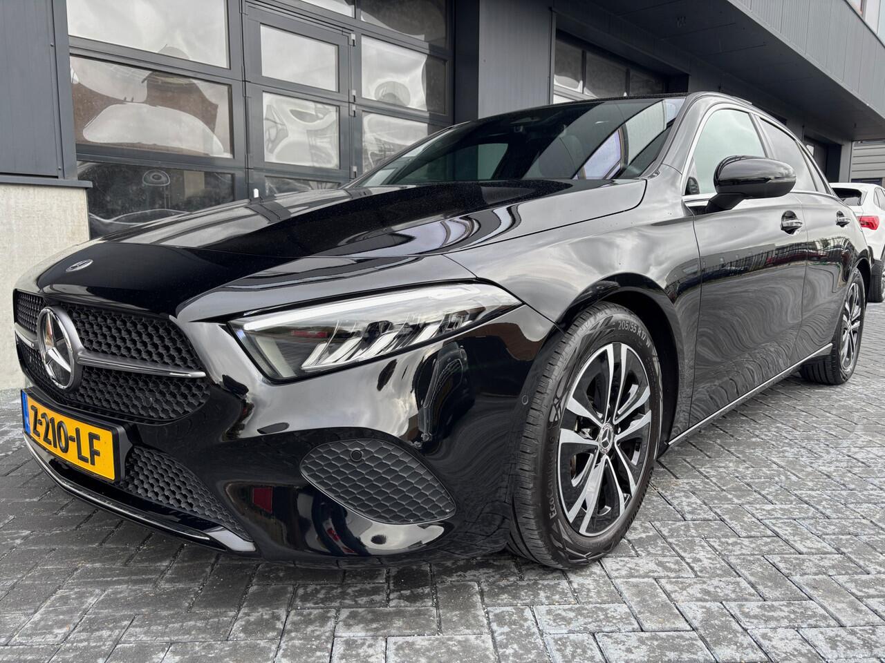 Mercedes-Benz A-KLASSE 180 Star Edition AMG Line Pano Camera