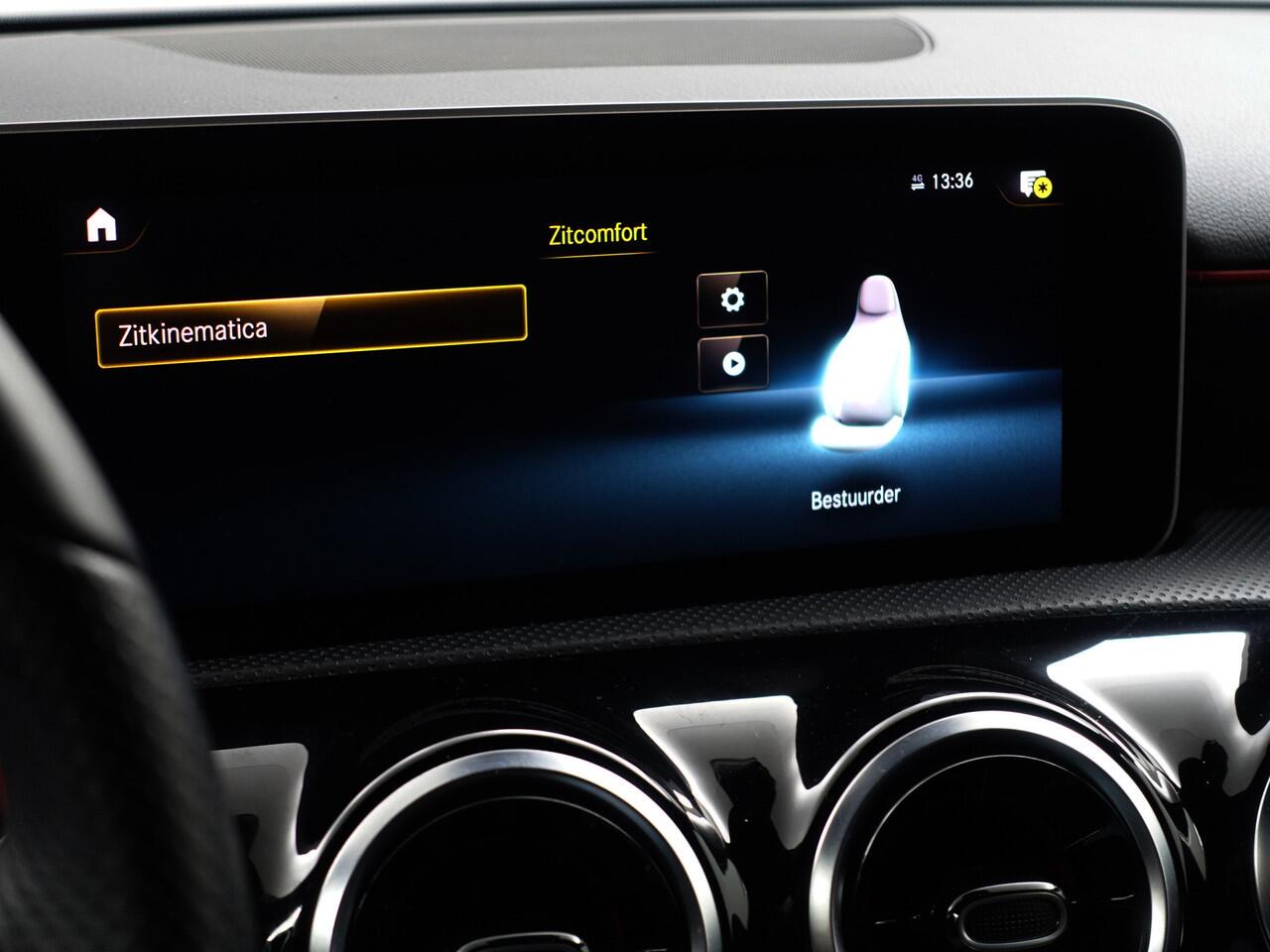 Mercedes-Benz A-KLASSE AMG 35 4MATIC Premium Plus- Burmester Surround, Stoel Memory, Zitcomfort, Dealer Onderhouden