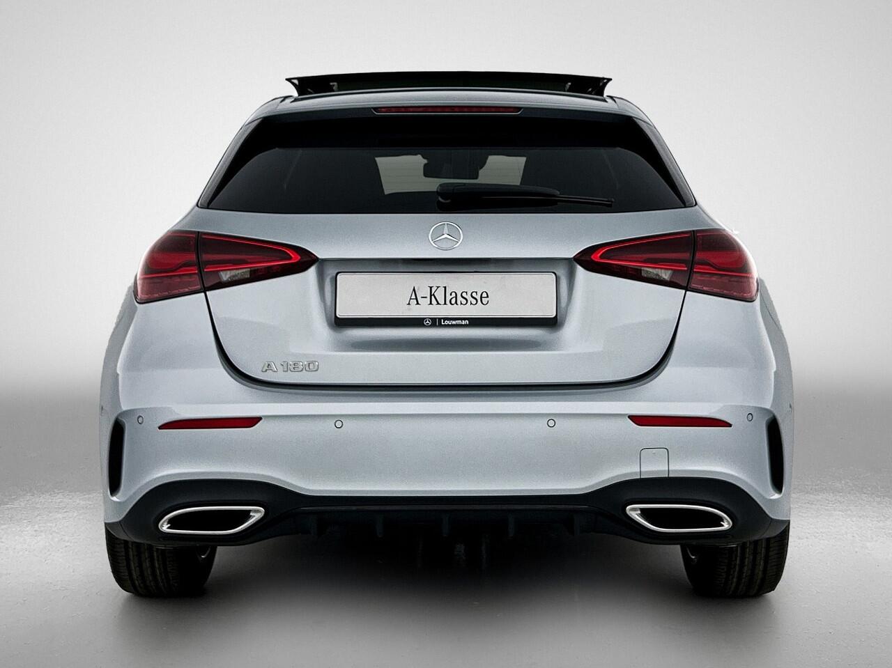Mercedes-Benz A-KLASSE 180 Business Solution AMG | Nightpakket | Antidiefstalpakket URBAN GUARD PLUS | Smartphone Integratie | Panoramaschuifdak | MULTIBEAM LED | Stoelverwarming voor |