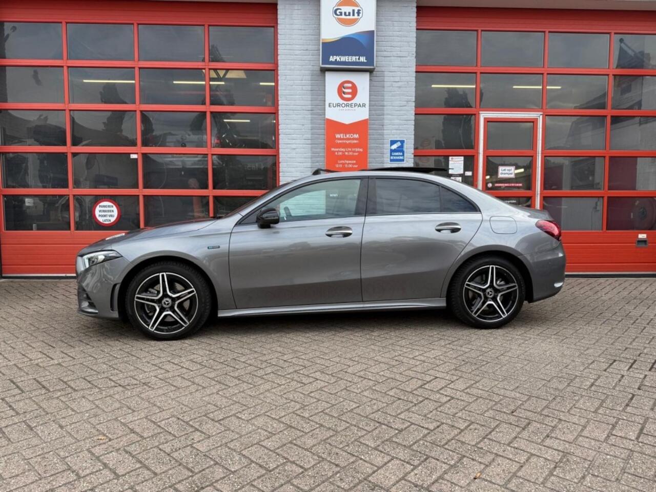 Mercedes-Benz A-KLASSE 250 E PREMIUM PLUS