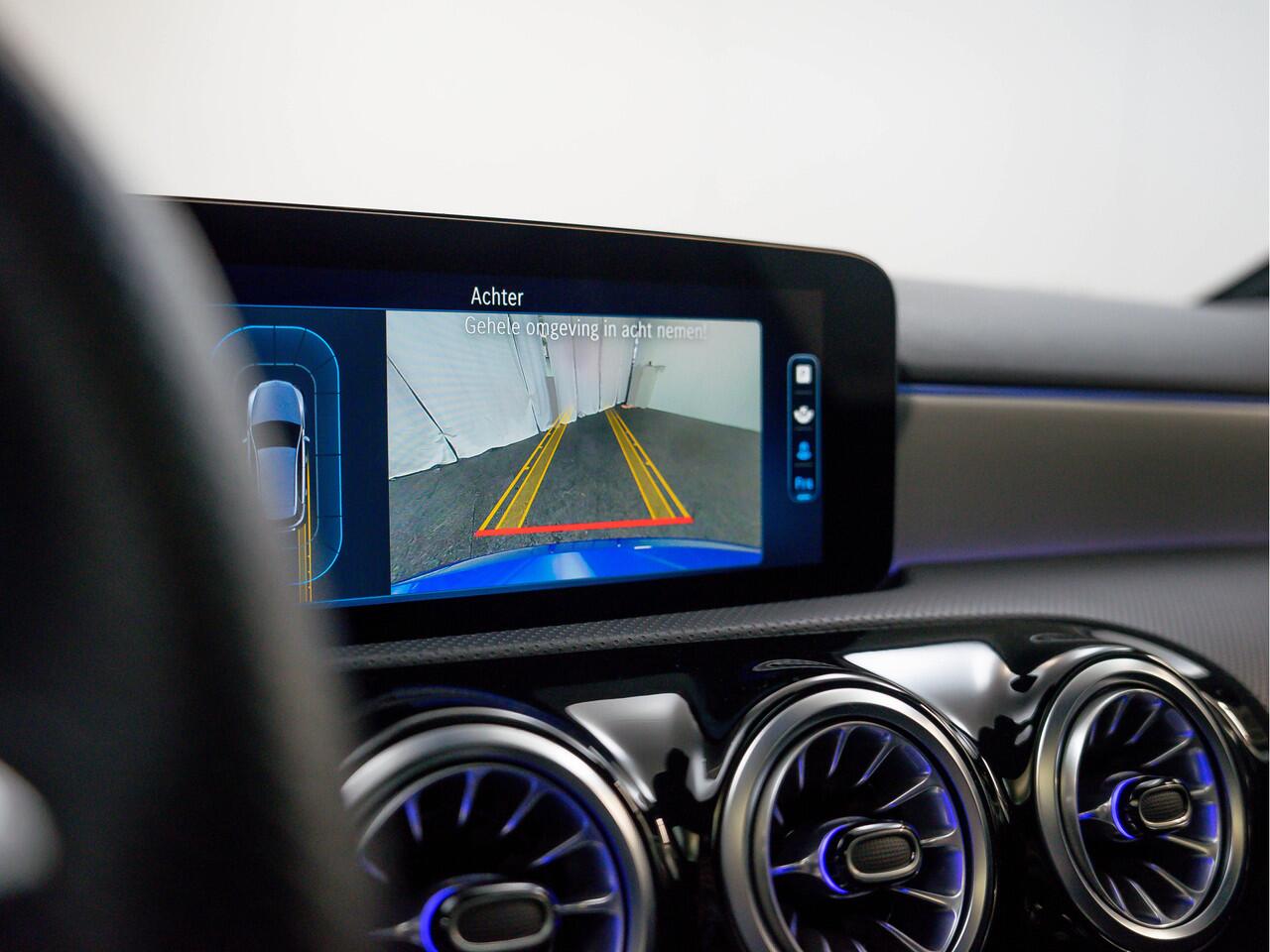 Mercedes-Benz A-KLASSE 250 e AMG Line | Pano | Memory | Keyless Go | Carplay