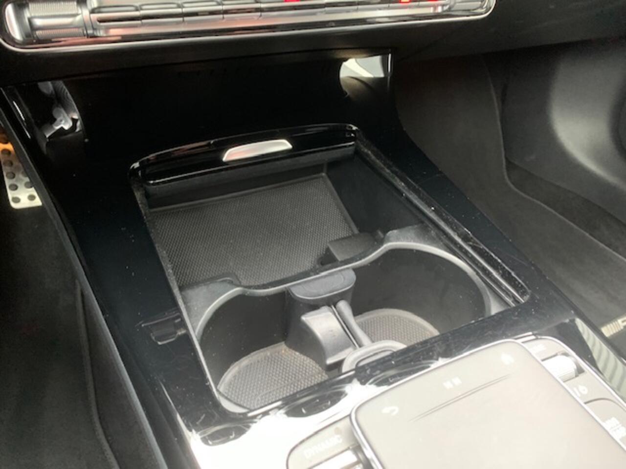 Mercedes-Benz A-KLASSE 180 Business Solution AMG. Panoramadak, 18inch LMV