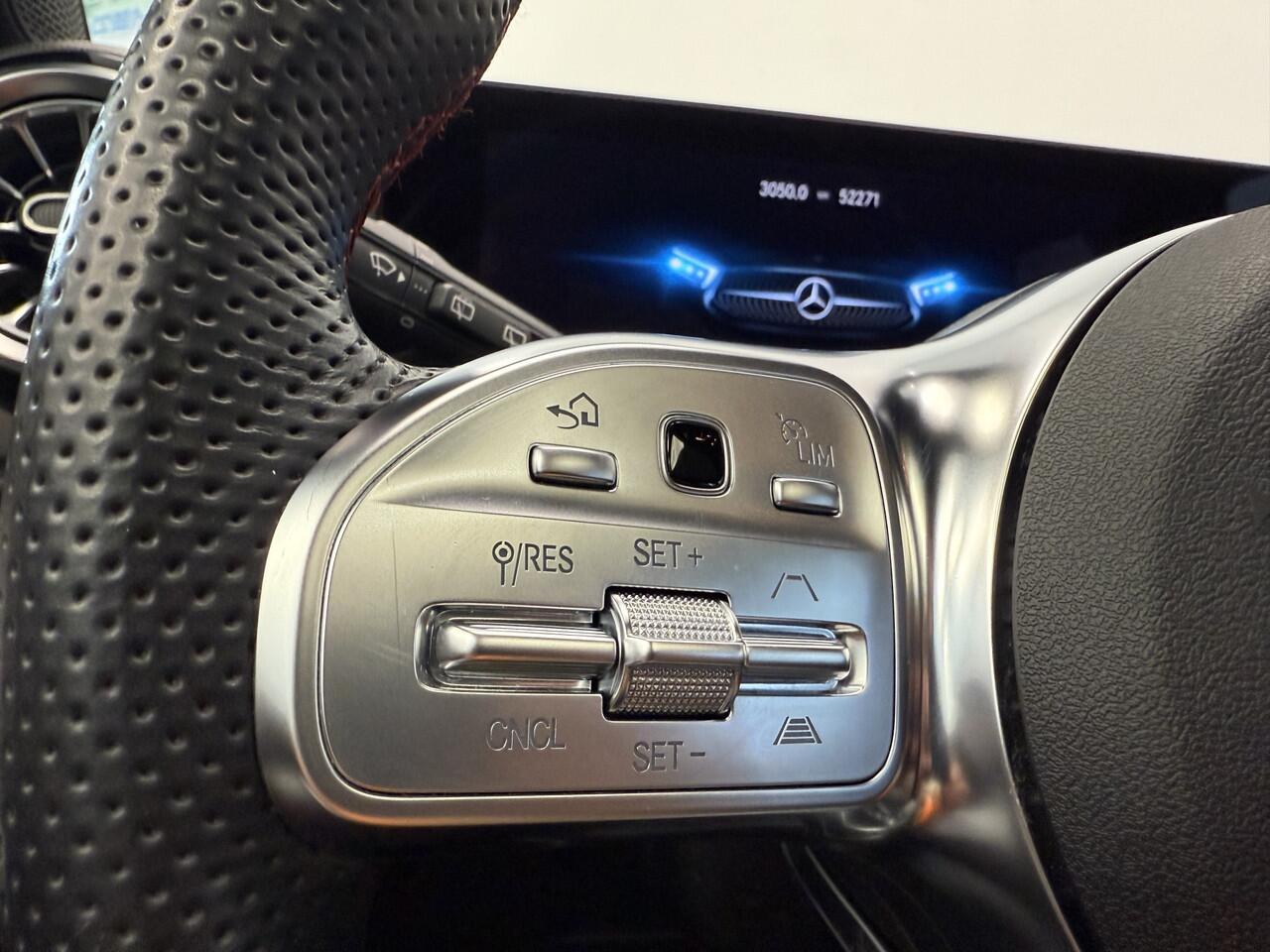 Mercedes-Benz A-KLASSE 250 e AMG Line ACC PDC 360' camera Panoramadak Head-Up 24 maanden garantie mogelijk (*vraag naar de voorwaarden)