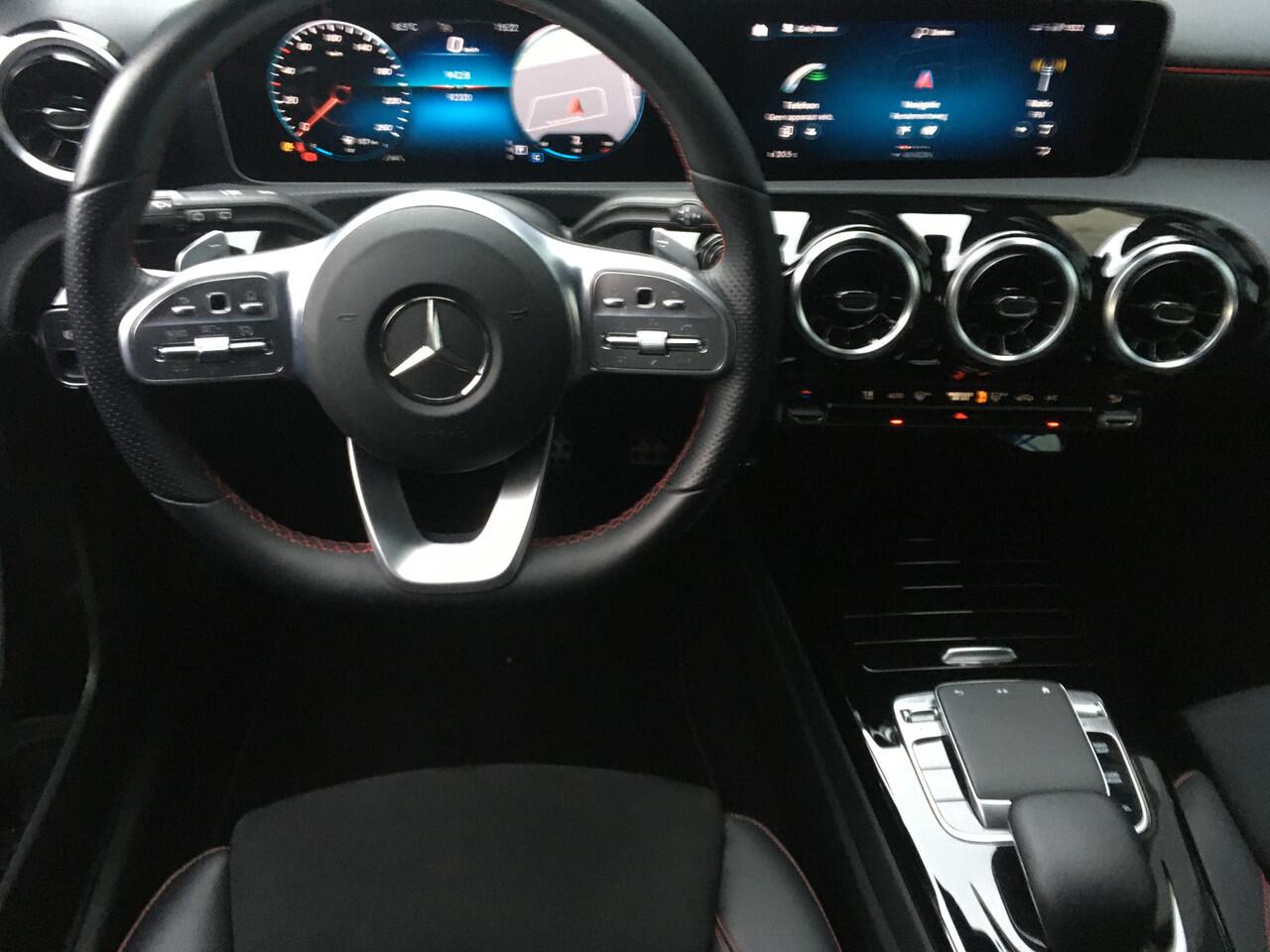 Mercedes-Benz A-KLASSE 180 Business Solution AMG