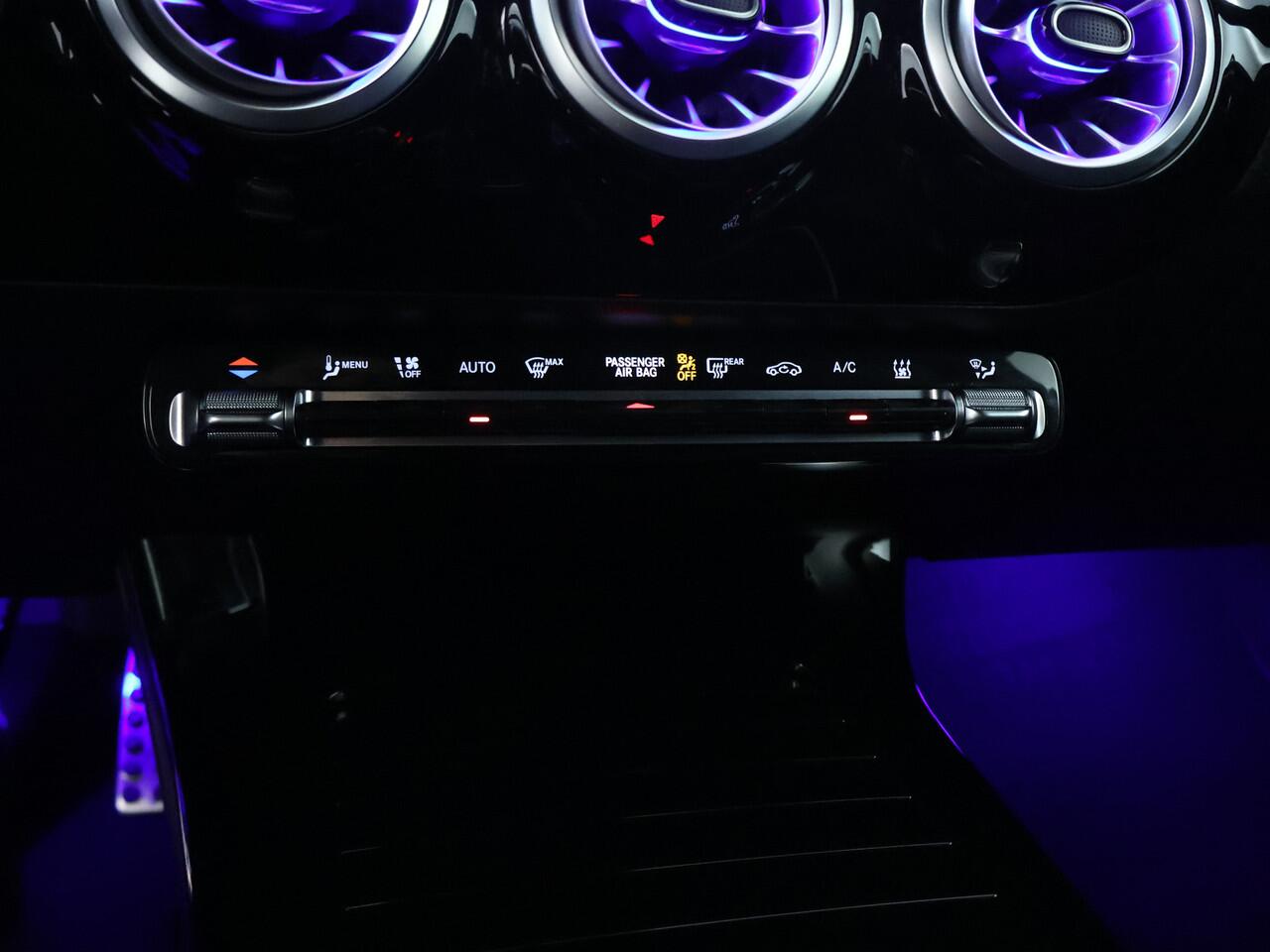 Mercedes-Benz A-KLASSE 250 e AMG Plug-In Hybride | AMG Line Advanced Plus | Night Pakket | Trekhaak | Sfeerverlichting | Stuur en Stoelverwarming | Inclusief 24 maanden MB Certified garantie voor Europa.