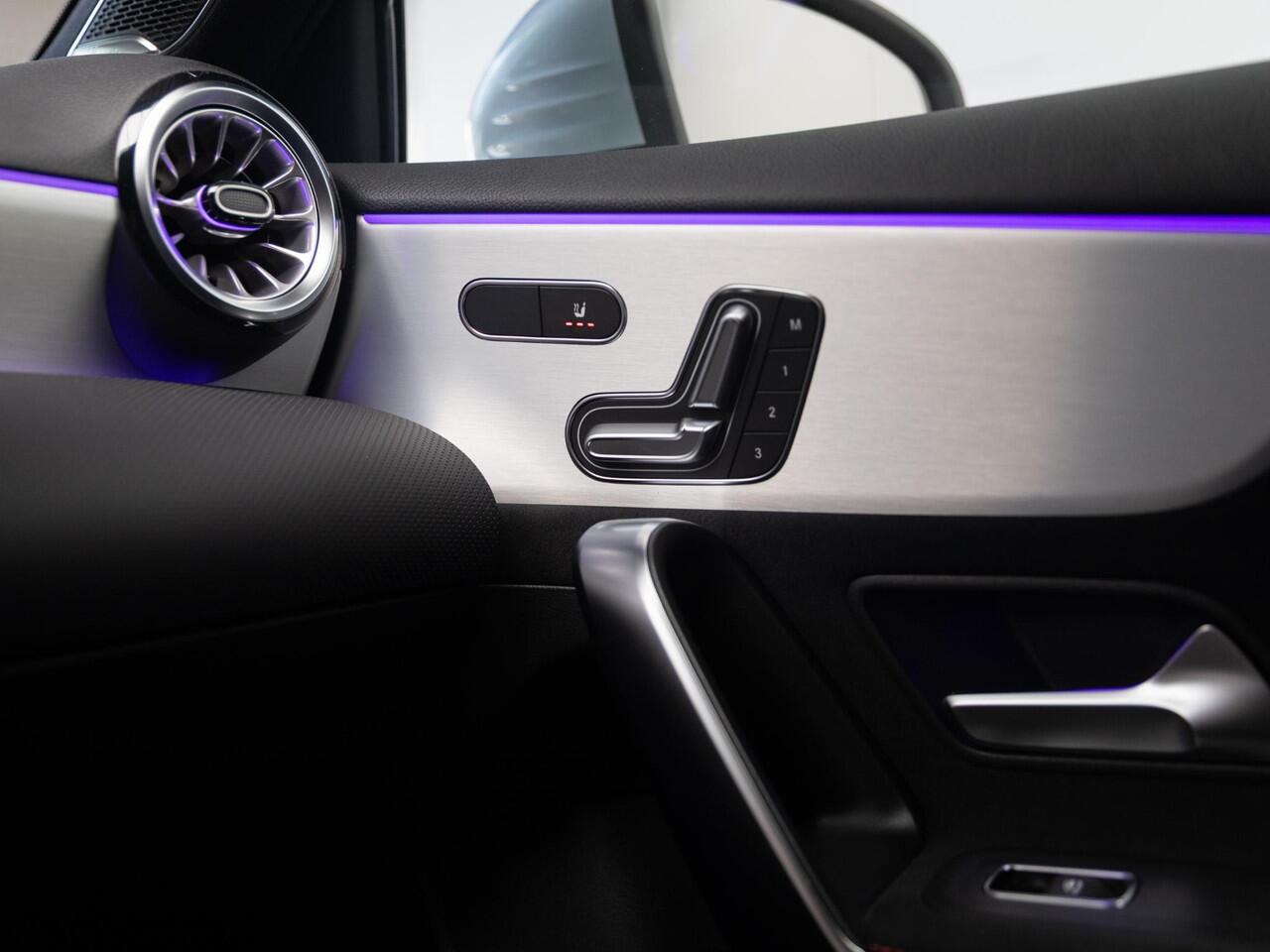 Mercedes-Benz A-KLASSE Limousine 180 Business Solution AMG