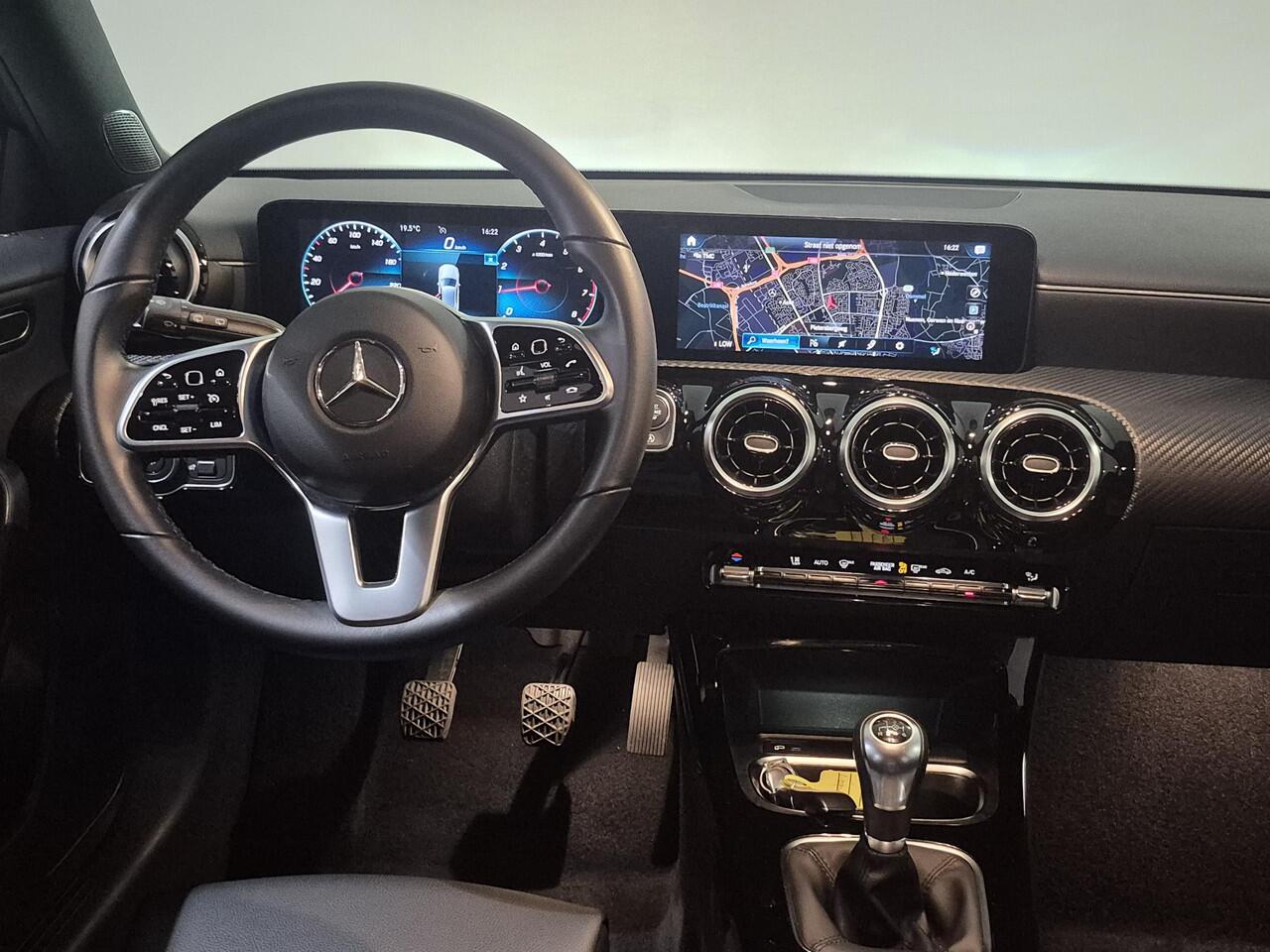 Mercedes-Benz A-KLASSE 180 Business Solution | Wide Screen | Navigatie | Camera |