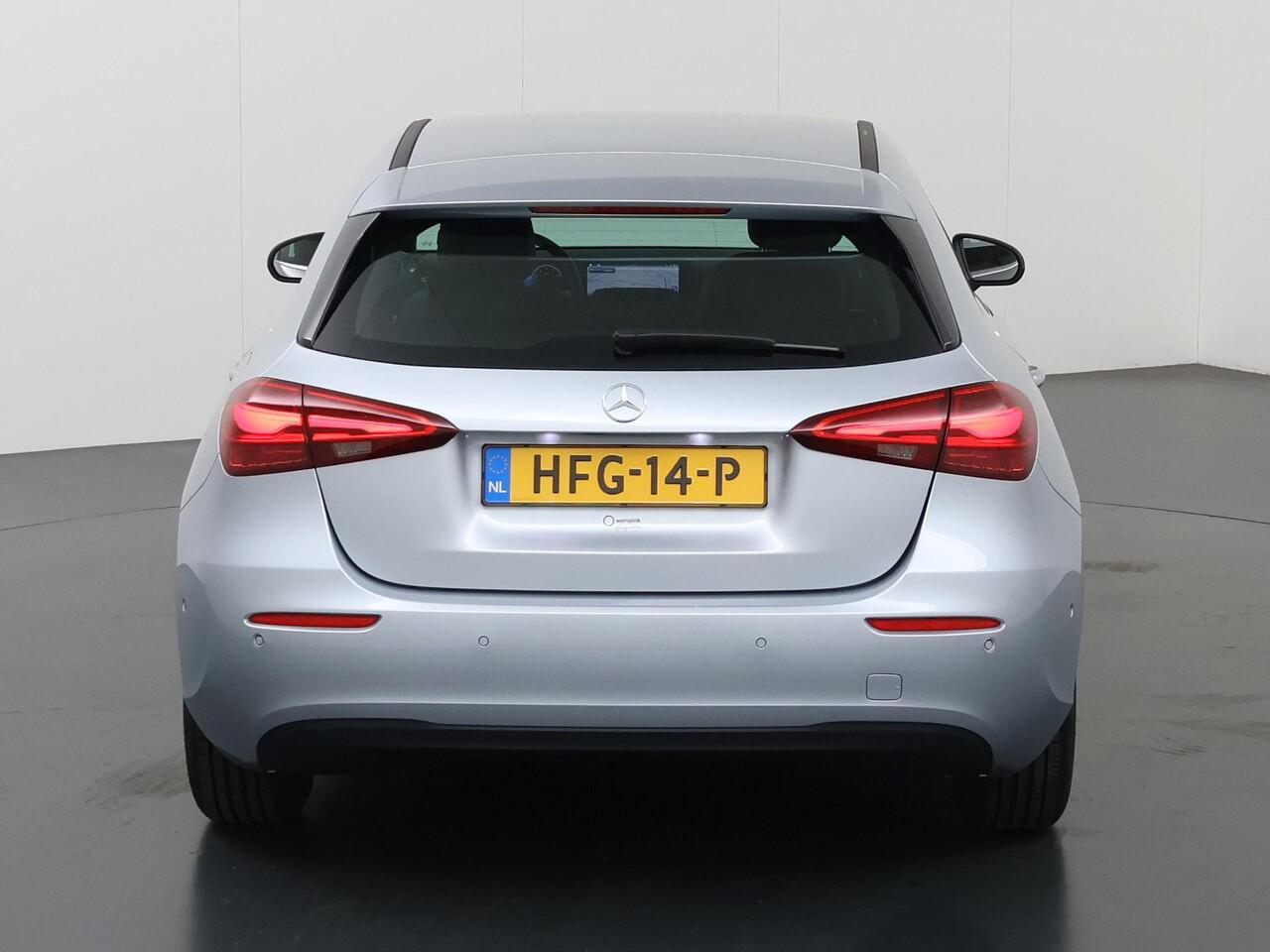 Mercedes-Benz A-KLASSE 180 Star Edition | Thermotronic | Apple Carplay | Stoelverwarming | Widescreen | Achteruitrijcamera | Sportstoelen | Cruise Control Adaptief* |