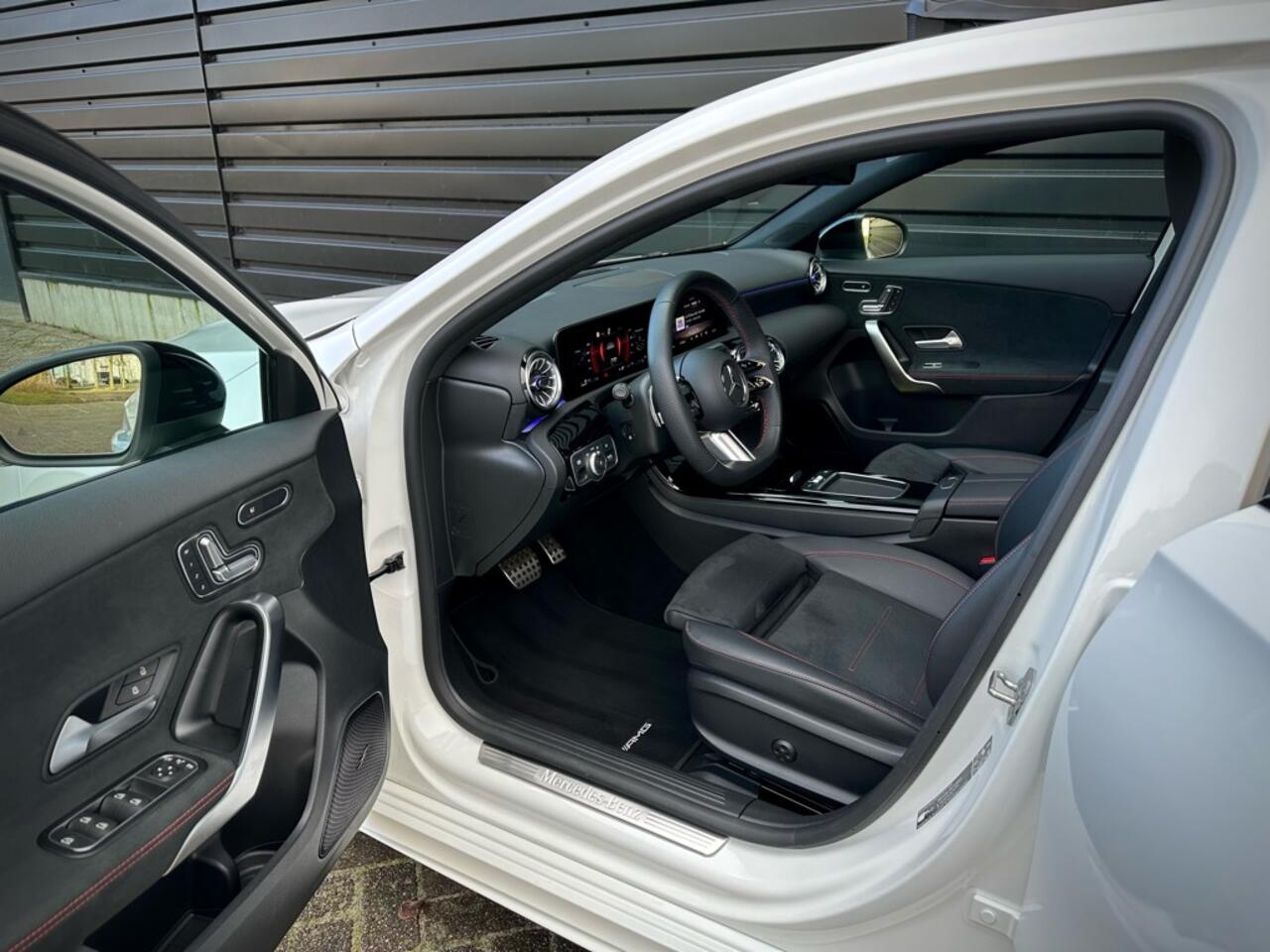 Mercedes-Benz A-KLASSE 250 4MATIC AMG A35|PANO|360|HUD|MEMORY|DISTRONIC