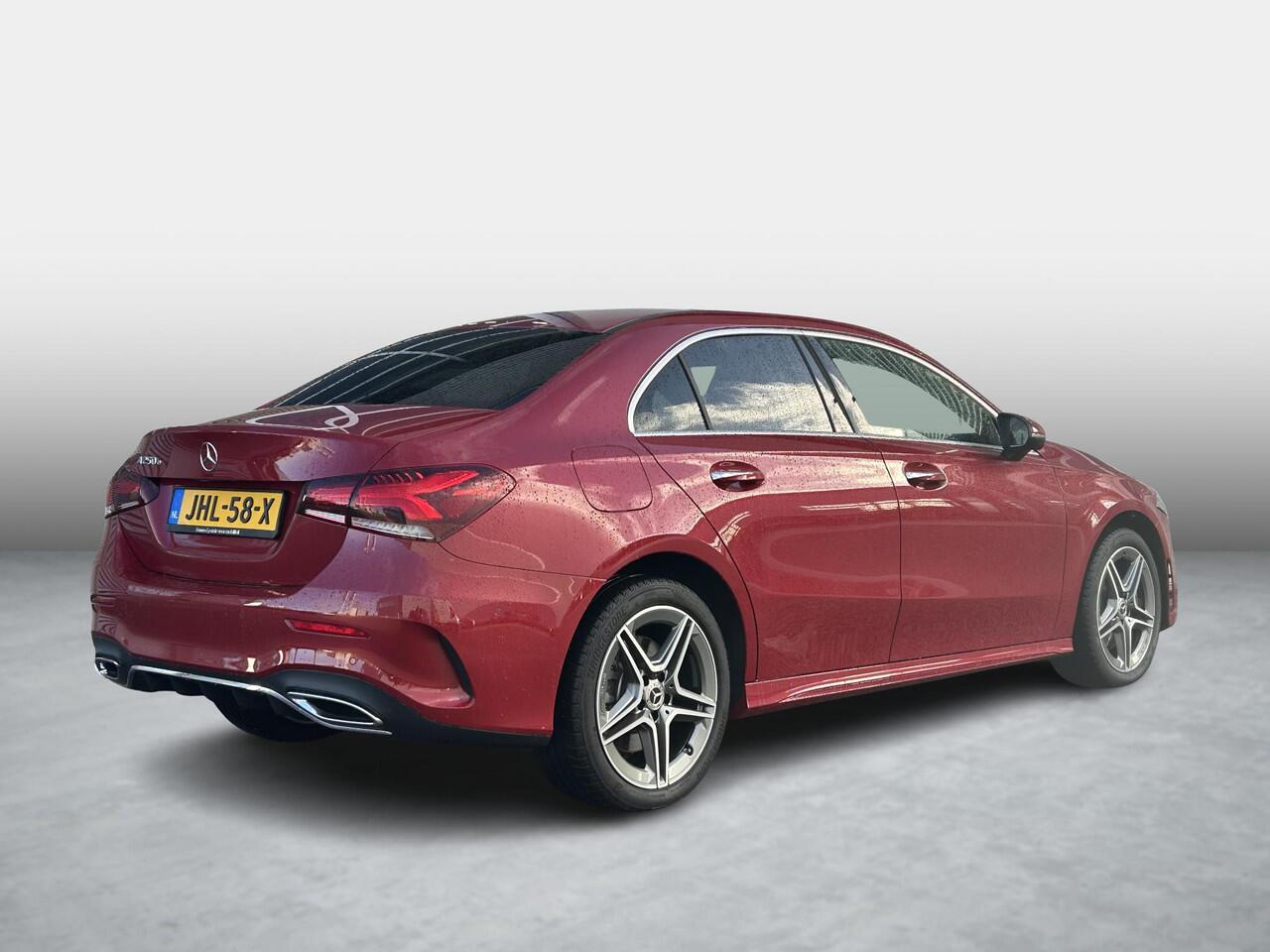 Mercedes-Benz A-KLASSE 250 e AMG Line | Head-up display | Panoramadak | Keyless Entry | Distronic | Dodehoekassistent | Stoelverwarming | 360 graden camera | Carplay