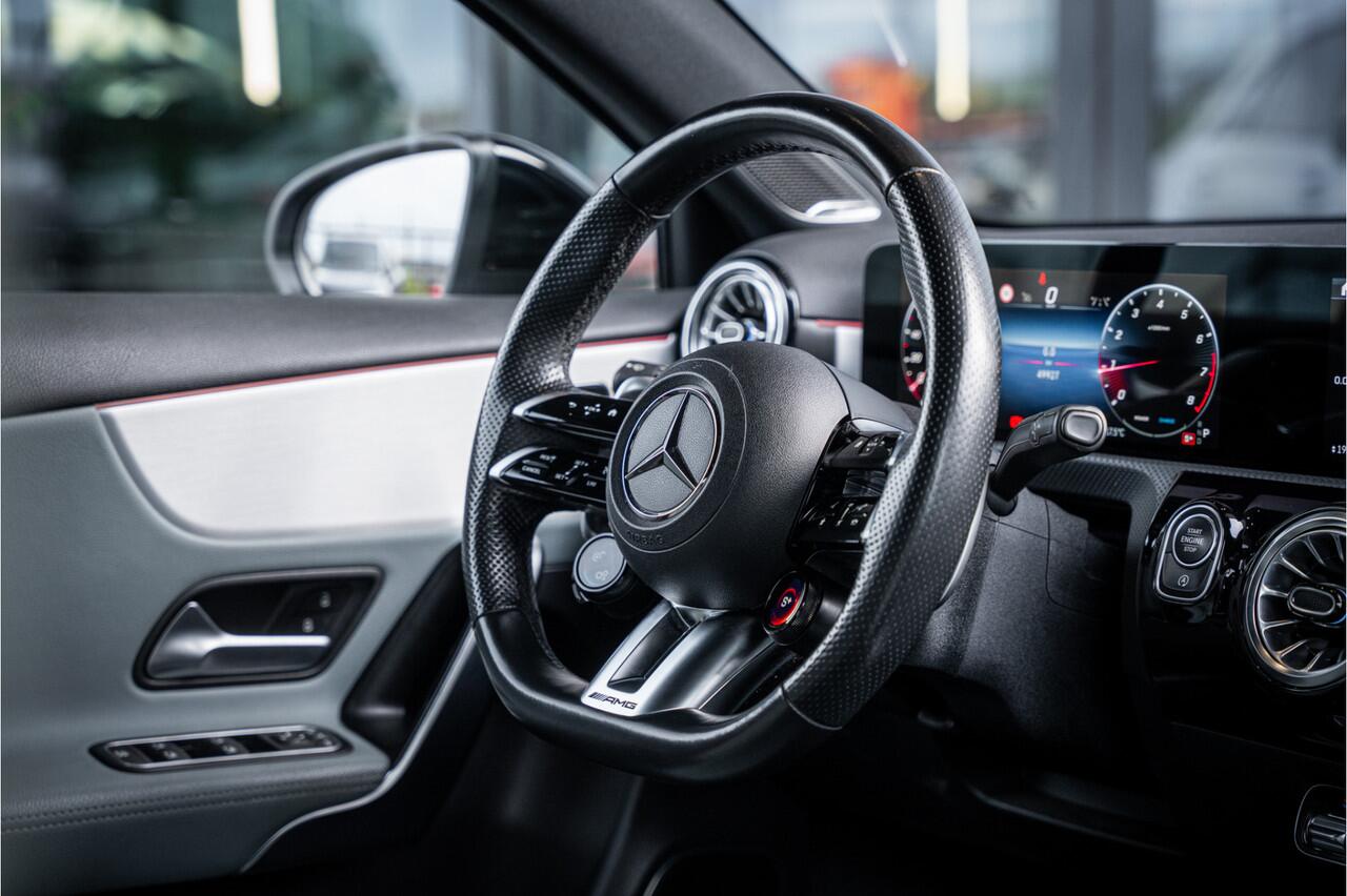 Mercedes-Benz A-KLASSE AMG A35 4MATIC - Panorama | Burmester | Keyless | Camera | Stoelverwarming