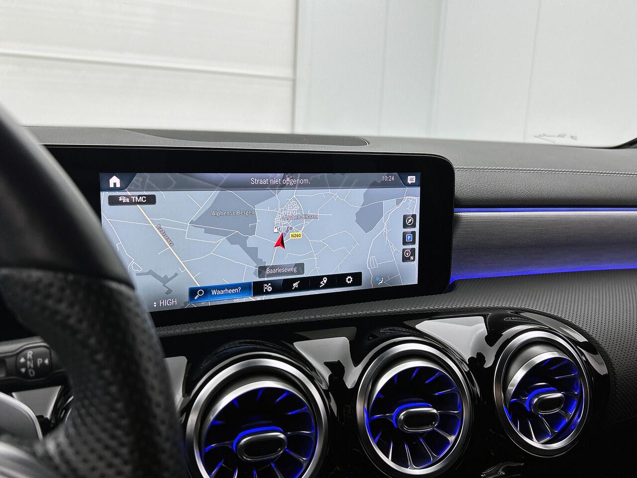 Mercedes-Benz A-KLASSE 250 e Business Solution AMG Limited 5 Spaaks lichten metalen | MBUX wide screen | Navigatie | Parking support met camera achter | Inclusief 24 maanden MB Certified garantie voor Europa.