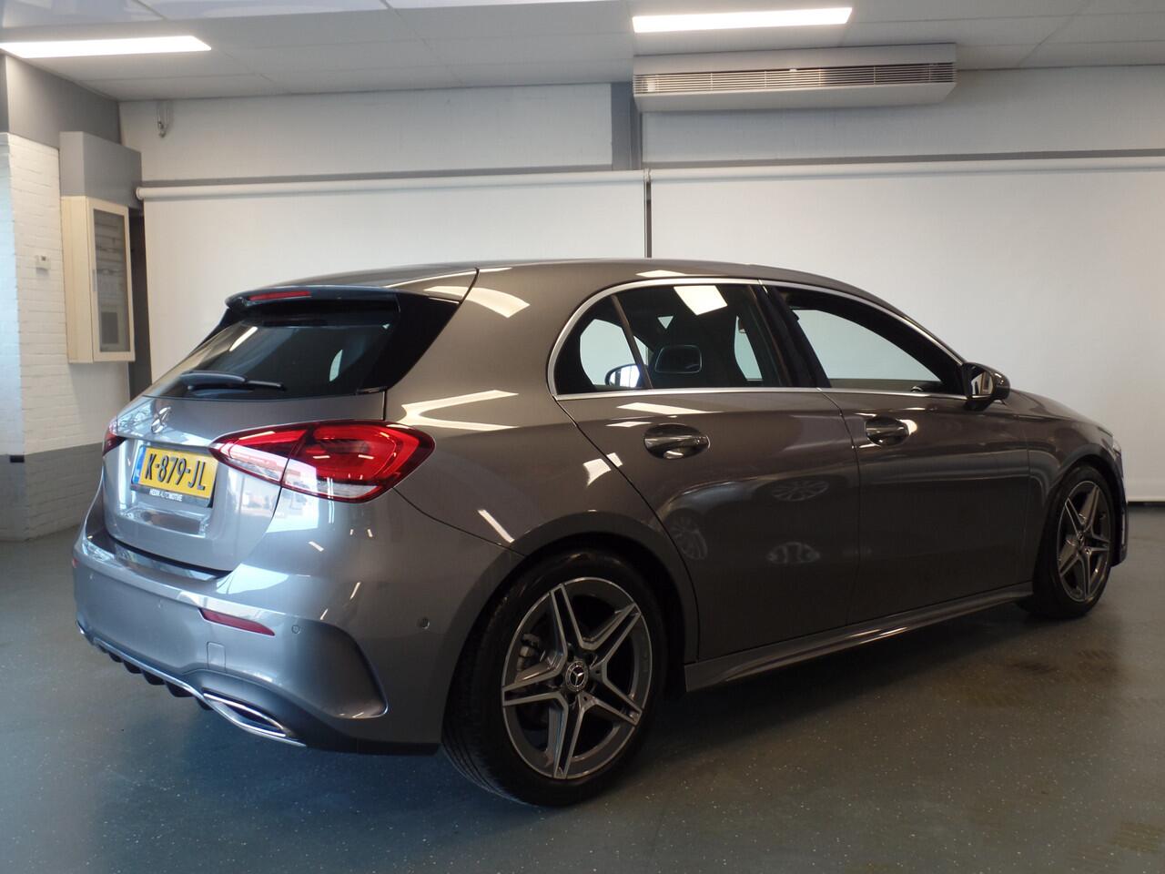 Mercedes-Benz A-KLASSE 160 Advantage AMG pakket!! Full options, Navigatie, Achteruitrijcamera, Pdc V/A, Xenon, Sportstoelen, Alcantara/Leder, Led verlichting, Cruise controle, Lm velgen 18'', Nederlandse auto!! Bovag afleverpakket 695,-