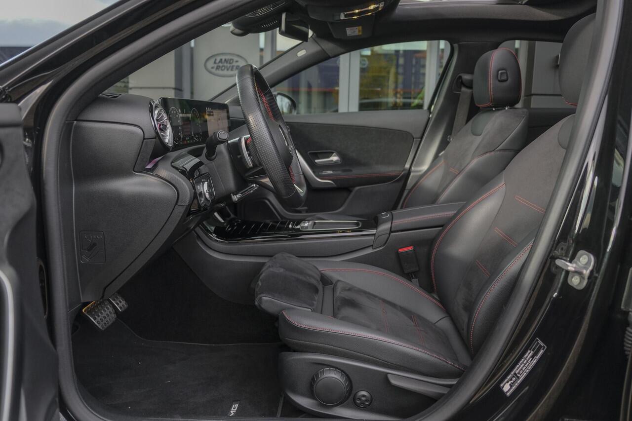 Mercedes-Benz A-KLASSE A250e AMG 218pk Hybrid Panoramadak Night pakket Widescreen Sfeerverlichting 19" LMV NLauto