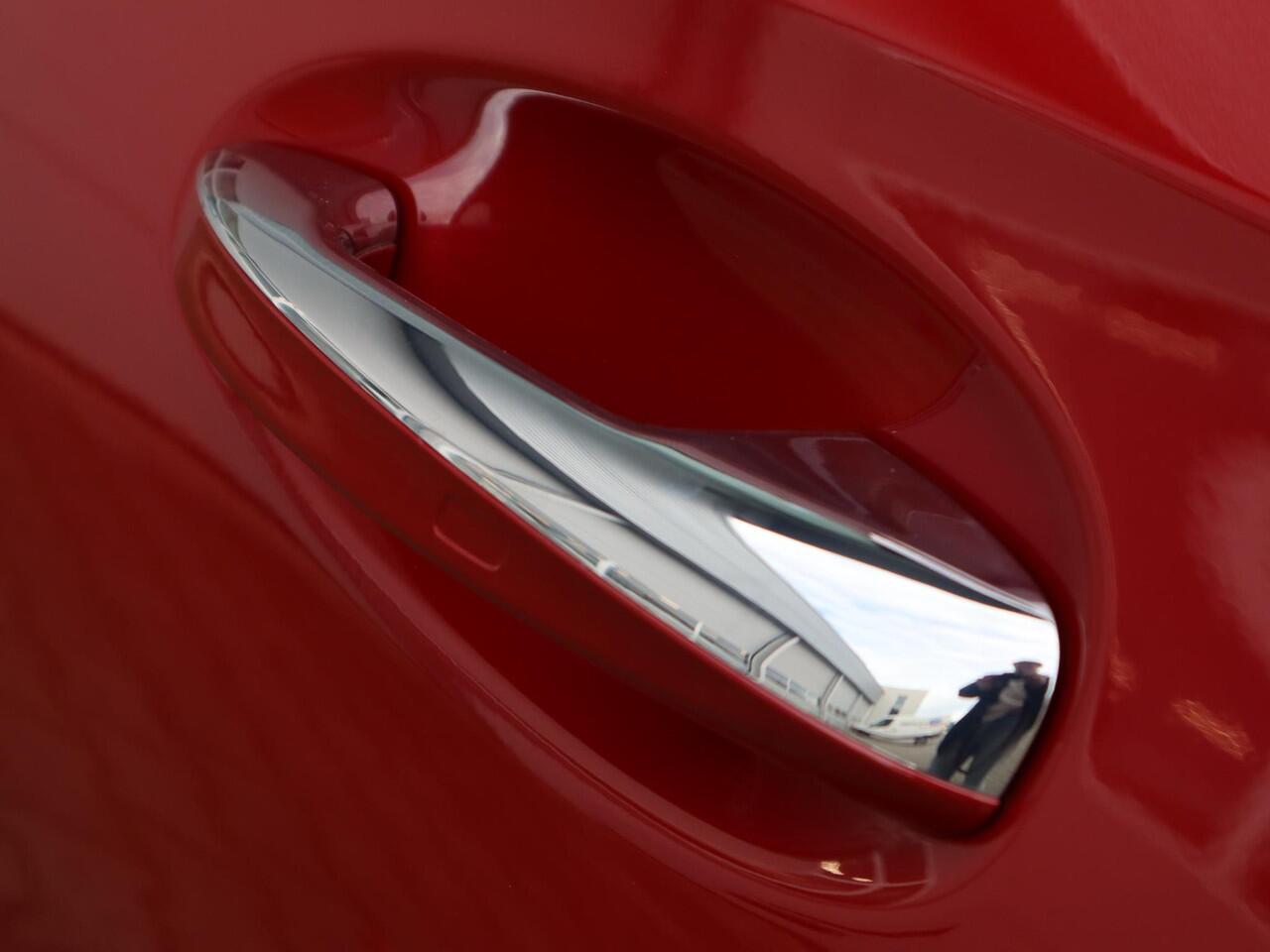 Mercedes-Benz A-KLASSE 250 e Star Edition AMG Line