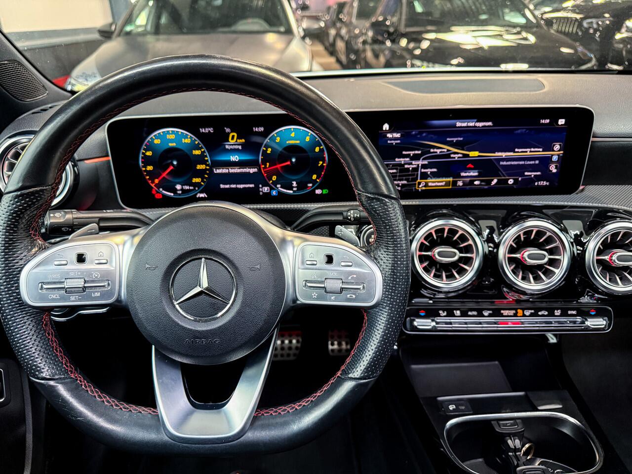 Mercedes-Benz A-KLASSE A200 AMG Limousine | Memory|Night-pakket|Keyless|Multibeam