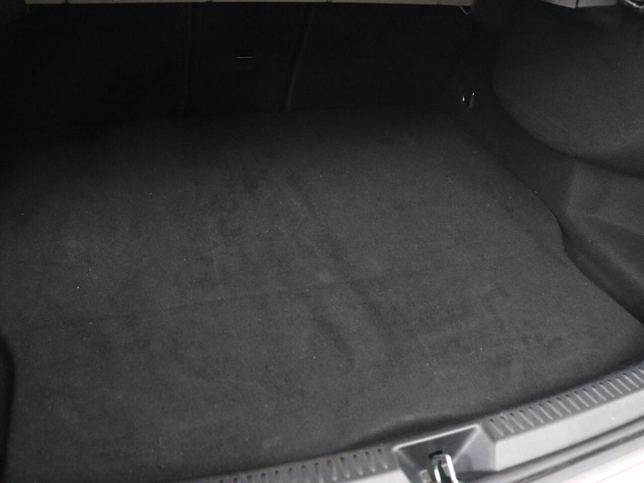 Mercedes-Benz A-KLASSE 250e AMG Limited | Carplay | Stoelverwarming | Camera | Leder/Alcantara | Navigatie | Park Assist | Sfeerverlichting | Full LED | Climate control | Widescreen | Cruise control | PHEV | Plug In