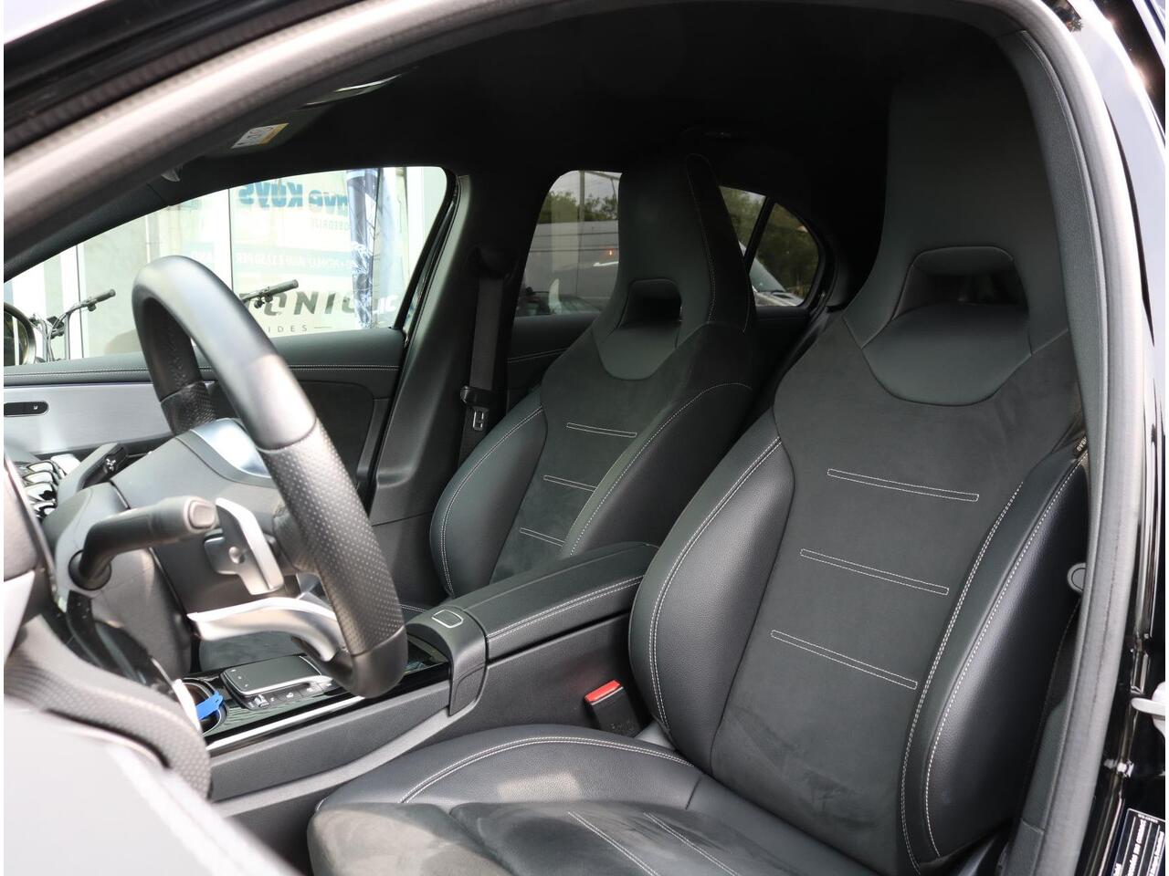 Mercedes-Benz A-KLASSE 250 e AMG line | Night pakket