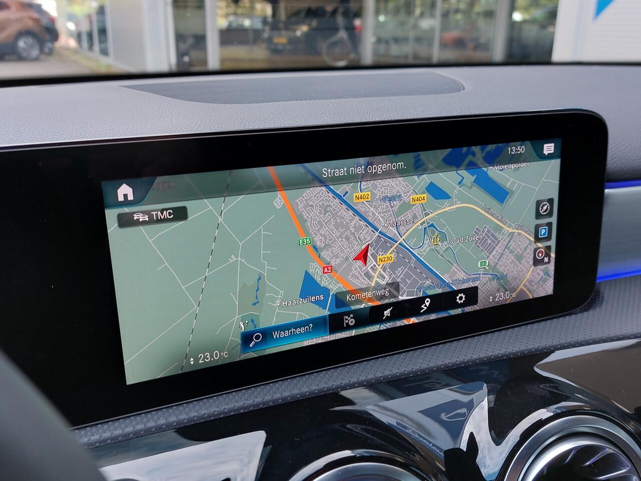 Mercedes-Benz A-KLASSE 180 136pk Business Solution AMG | 1ste Eigenaar | Navi | Clima | Cruise | Led Koplampen | Sfeerverlichting | Rijstrook+Licht+Regensensor | Pdc V+A+Assist+Camera | Privacy Glass | 18''lm