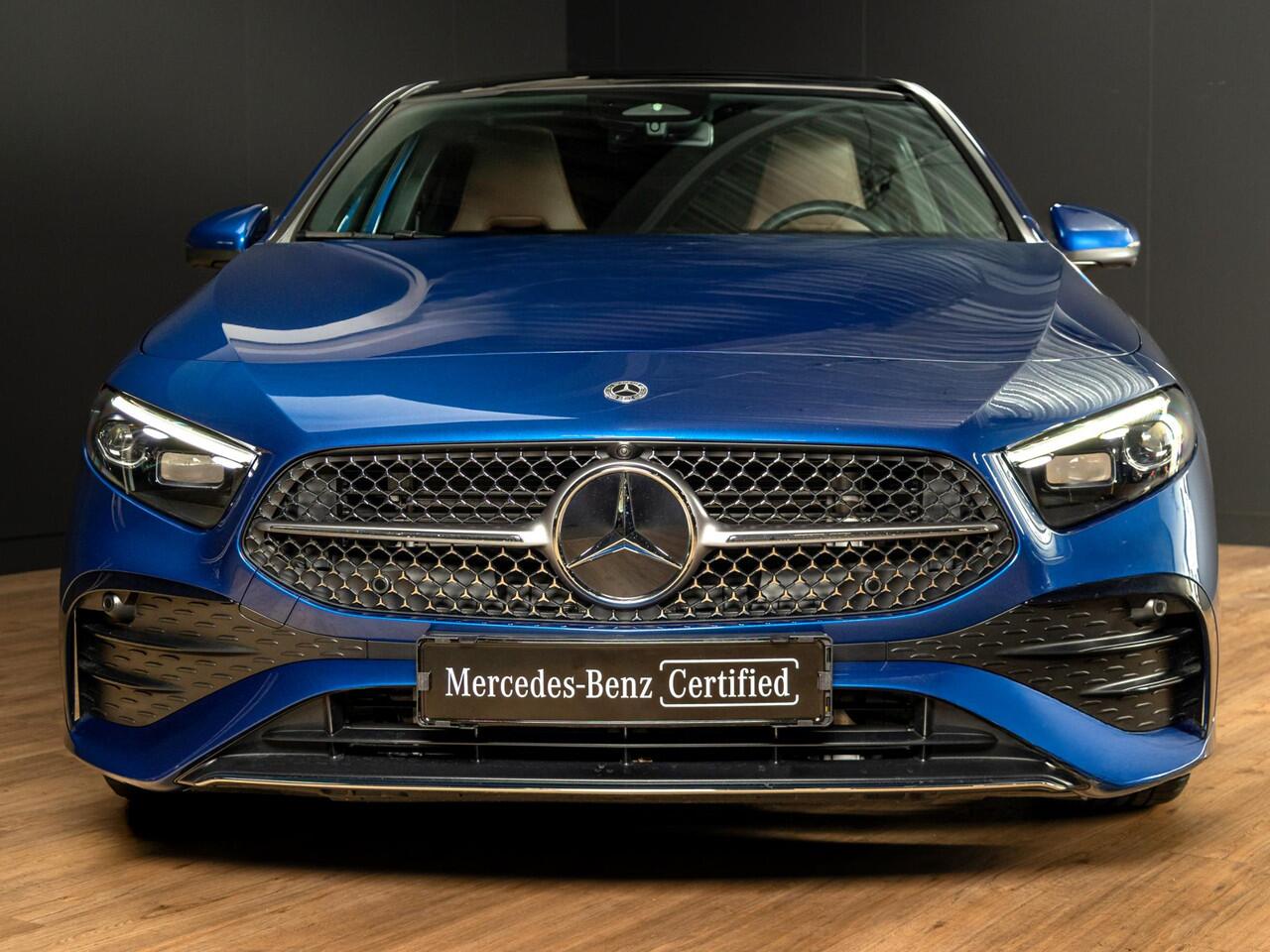 Mercedes-Benz A-KLASSE Hatchback 180 Star Edition AMG Line LIMITED Premium PLUS | Panorama dak