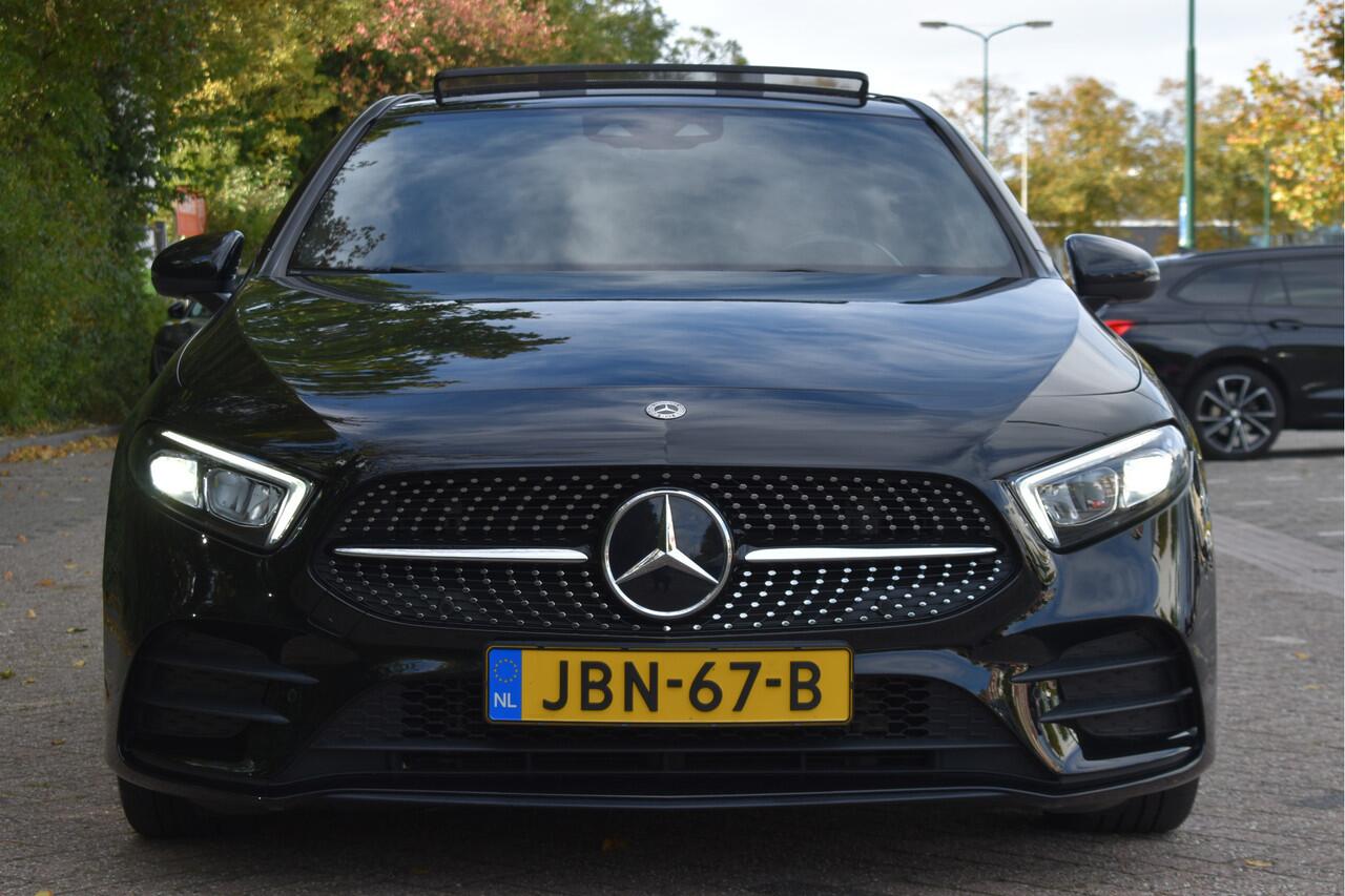 Mercedes-Benz A-KLASSE 200 Business Solution AMG Night 163pk | Pano.dak | Camera | Sfeerverlichting | Virtual cockpit | Carplay | Stoelverwarming | Dodehoekdetectie