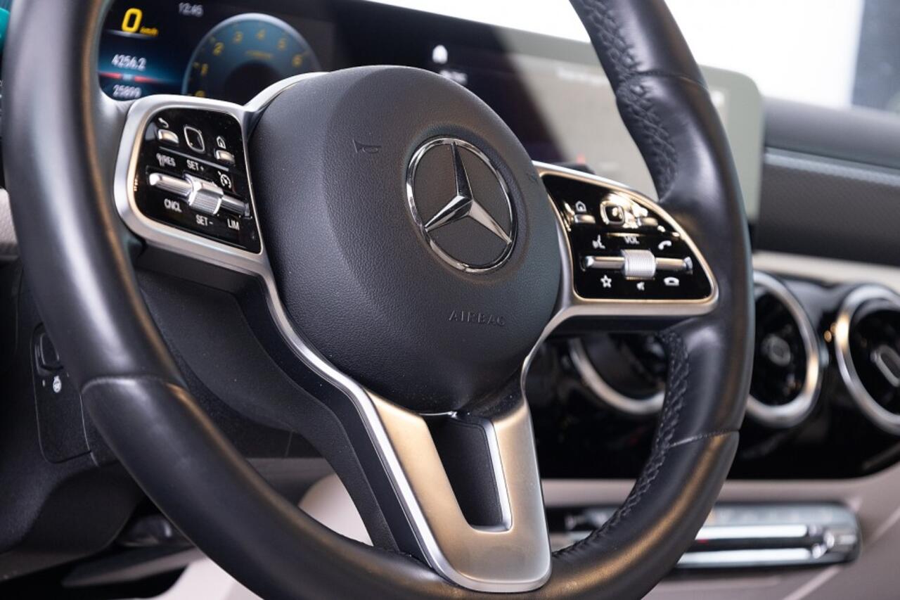 Mercedes-Benz A-KLASSE 250 e Limousine Luxury Line Automaat | LEDER | CARPLAY | PHEV |