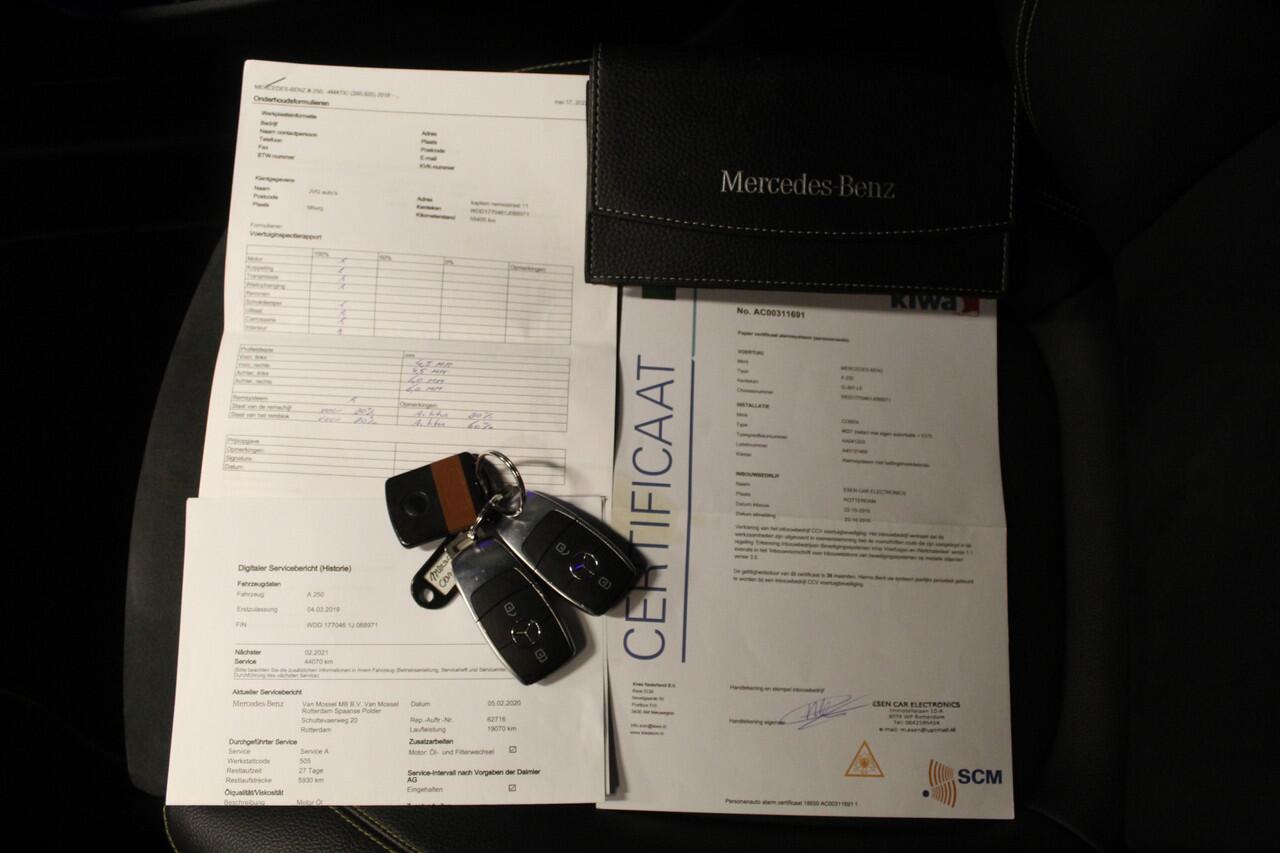Mercedes-Benz A-KLASSE 250 Edition!! Amg pakket Automaat/Panoramadak/Digitale dash/Navigatie/Cruise control/Keyless entry+start/Matrix led koplampen/Sfeerverlichting/Stoelverwarming/Achteruitrijcamera/Parkeersensoren/Elektrisch verstelbare bestuurderstoel