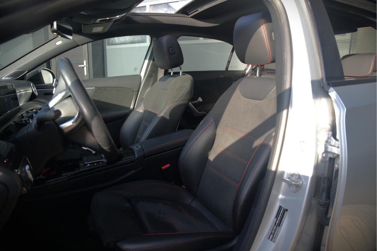 Mercedes-Benz A-KLASSE 250 e Advantage AMG | Panoramadak | Burmester | Stoelverwarming | Memory Seat | Cruise Control | Camera | Apple Carplay | Ambiance Verlichting | Night Pakket | Keyless |