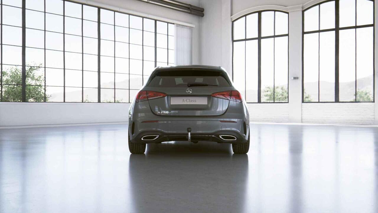 Mercedes-Benz A-KLASSE 250 e Business Line | AMG | Night | Panoramadak | Trekhaak | Rijassistentiepakket Plus | Sfeerverlichting | Stoelverwarming | Achteruitrijcamera |