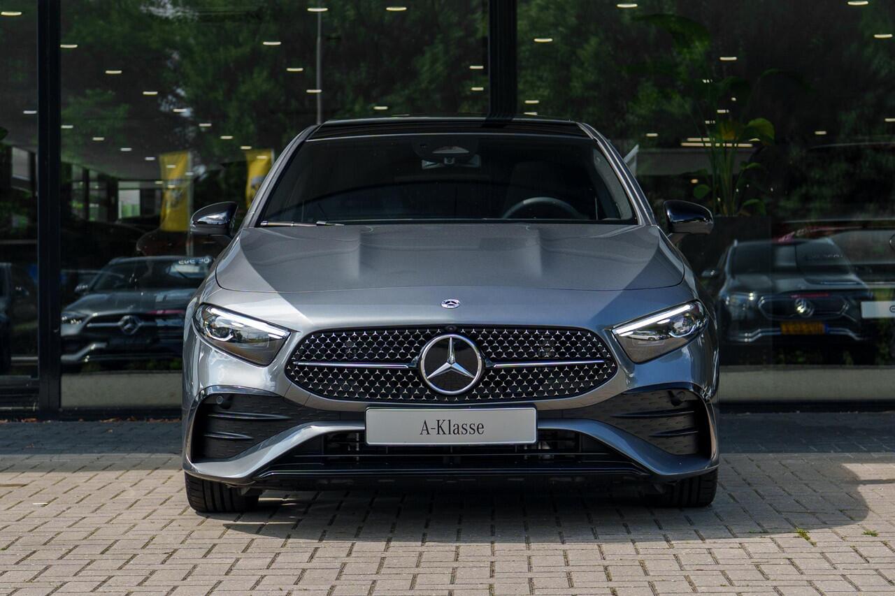 Mercedes-Benz A-KLASSE 180 Business Solution AMG | Panoramaschuifdak | AMG Line Plus | Night | Head-up display | Dodehoekassisten