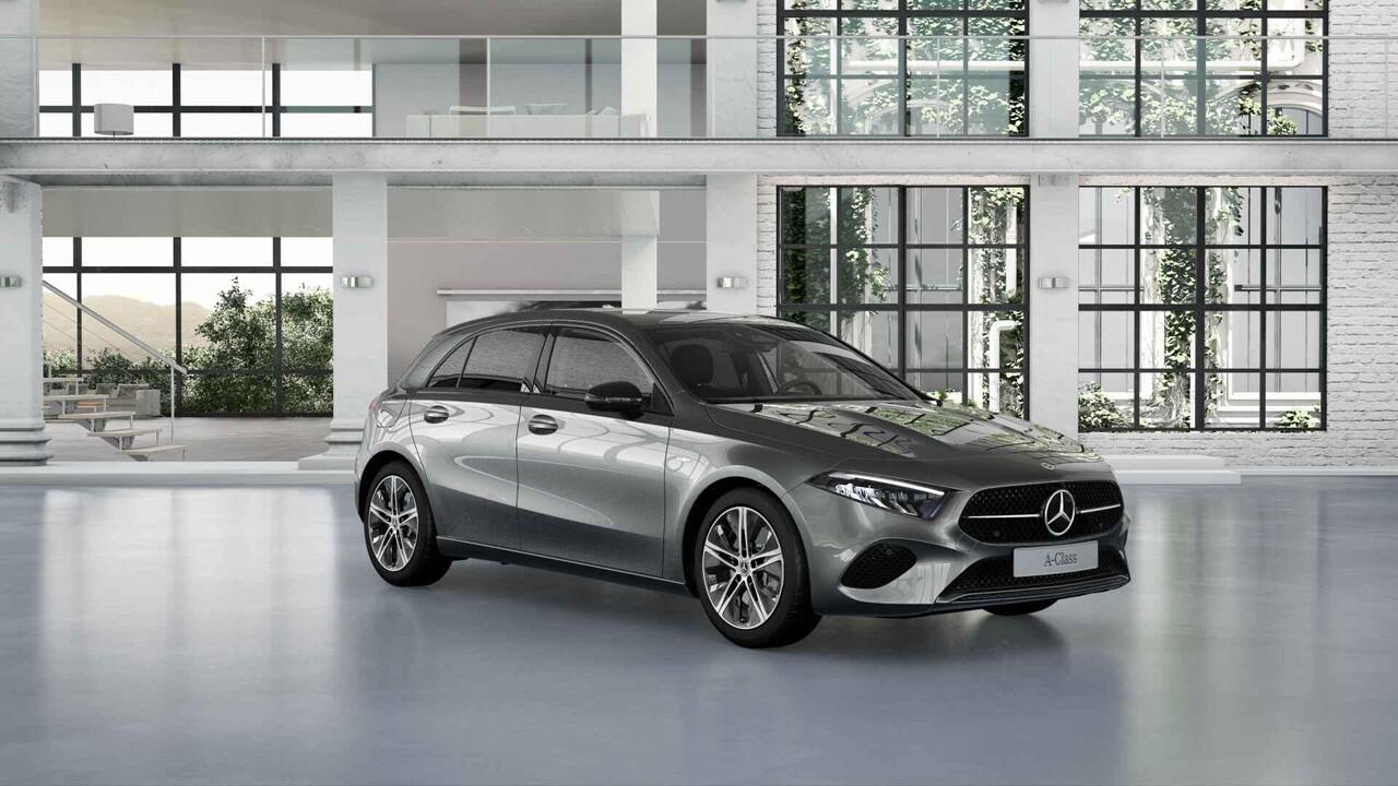 Mercedes-Benz A-KLASSE 250e Business Solution Luxury | Panoramaschuifdak | Advanced sound | Nightpakket | Dodehoekassistent | Achteruitrijcamera |