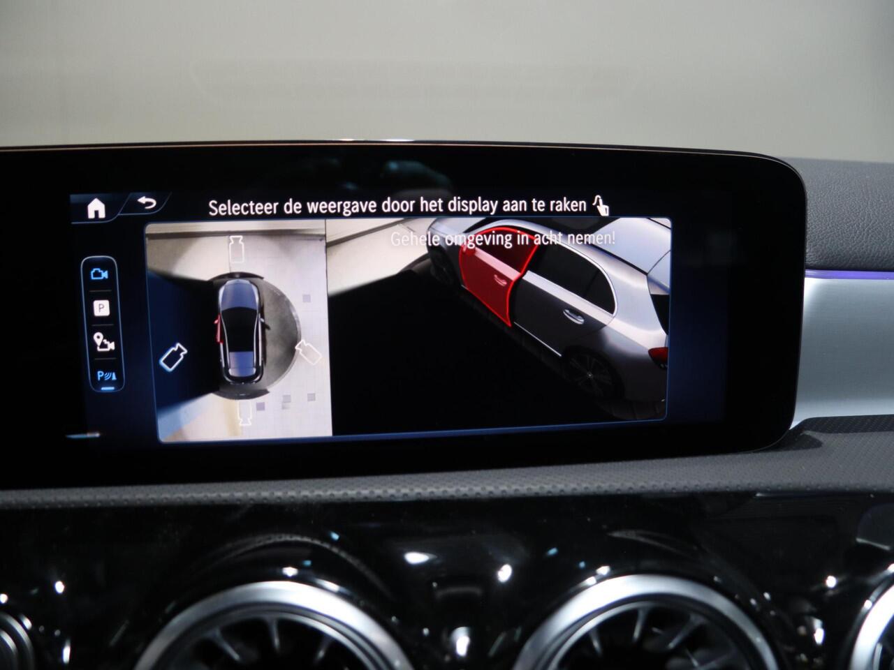 Mercedes-Benz A-KLASSE 180 Business Solution AMG | Panoramaschuifdak | Premium plus | Head-Up | Stoelverwarming | Achteruitrijcamera | MULTIBEAM LED |