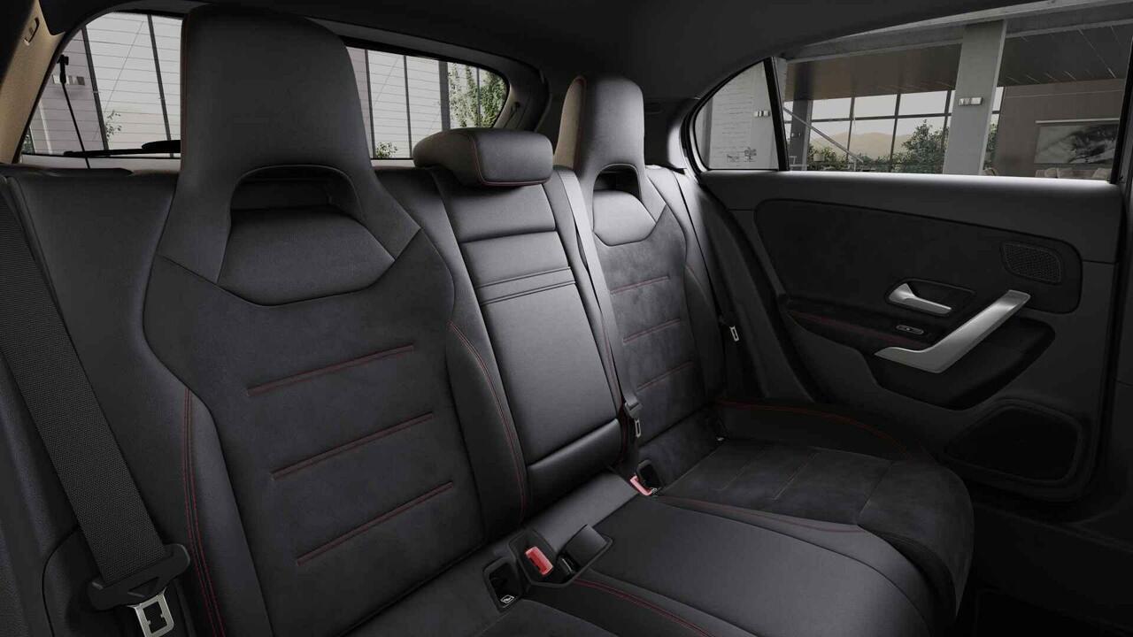 Mercedes-Benz A-KLASSE 250e Business Solution AMG | Panoramaschuifdak | Premium Plus | Head-up display | Dodehoekassistent |