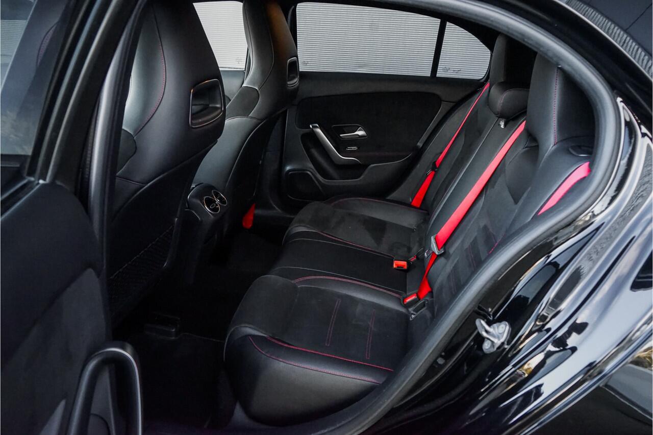 Mercedes-Benz A-KLASSE 180 AMG Night Navi Camera 18"