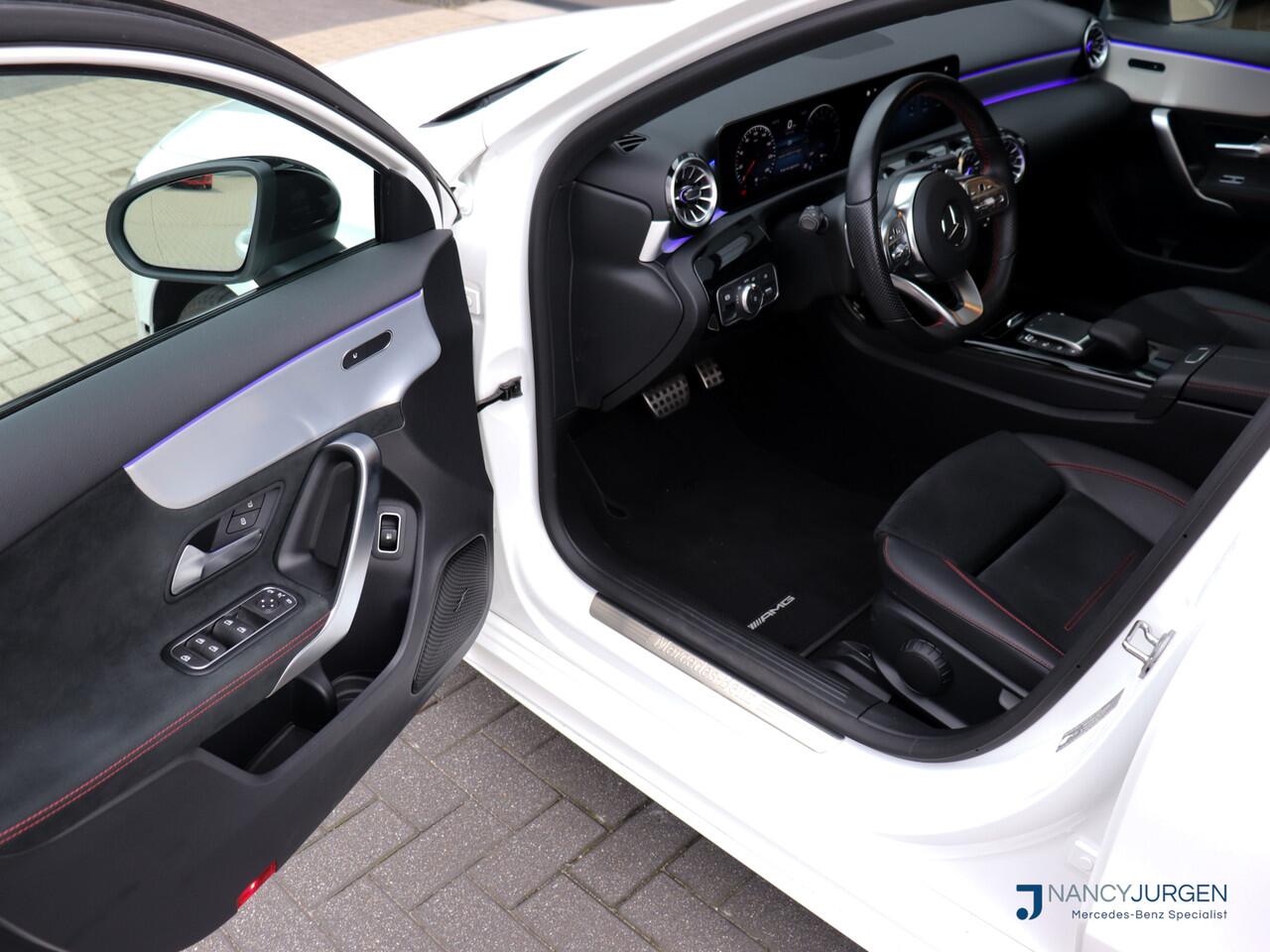 Mercedes-Benz A-KLASSE 250 e AMG| 8G Aut | MBUX High End | Night Pakket | Panoramadak | Apple Car Play/Android Auto | Ambiente Light | Sound System | Parkeer Paket | Model 2023