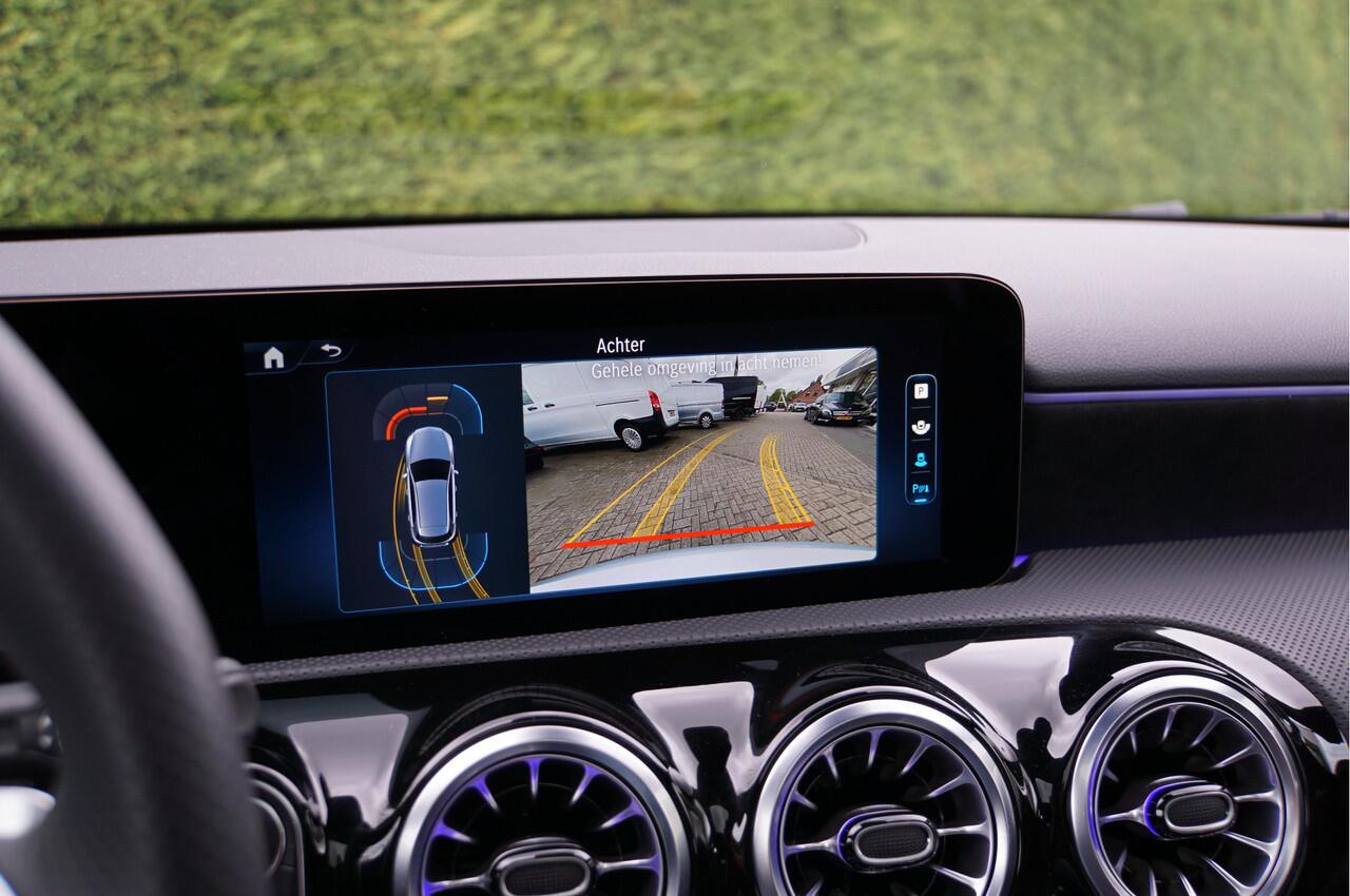 Mercedes-Benz A-KLASSE A 250 e AMG Line Night Facelift | Pano Carplay Distronic Sfeer