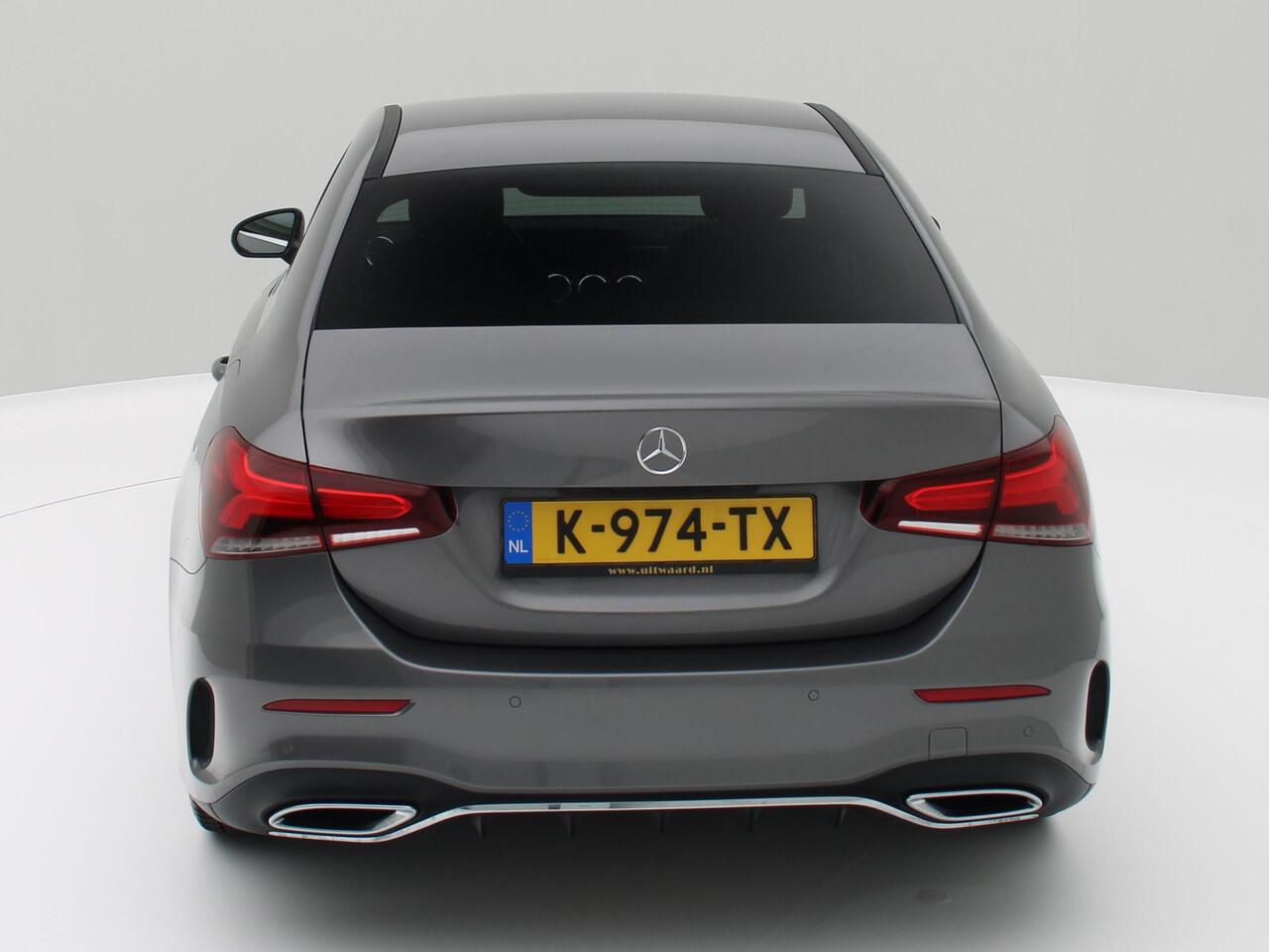 Mercedes-Benz A-KLASSE 200 Business Solution AMG Camera / Wide screen / Origineel NL
