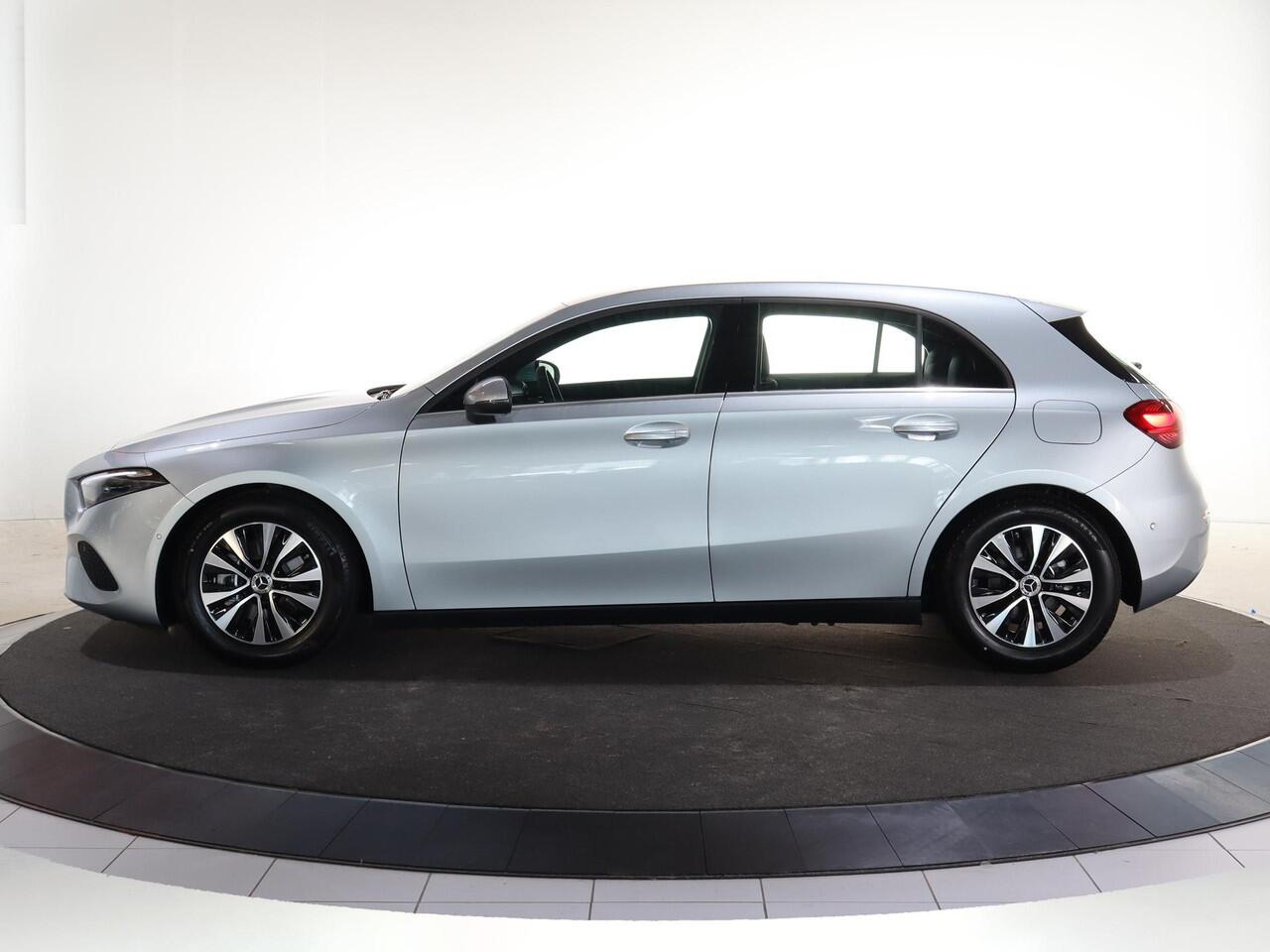 Mercedes-Benz A-KLASSE 180 Star Edition | Digitaal display | Achteruitrijcamera | Led-koplampen