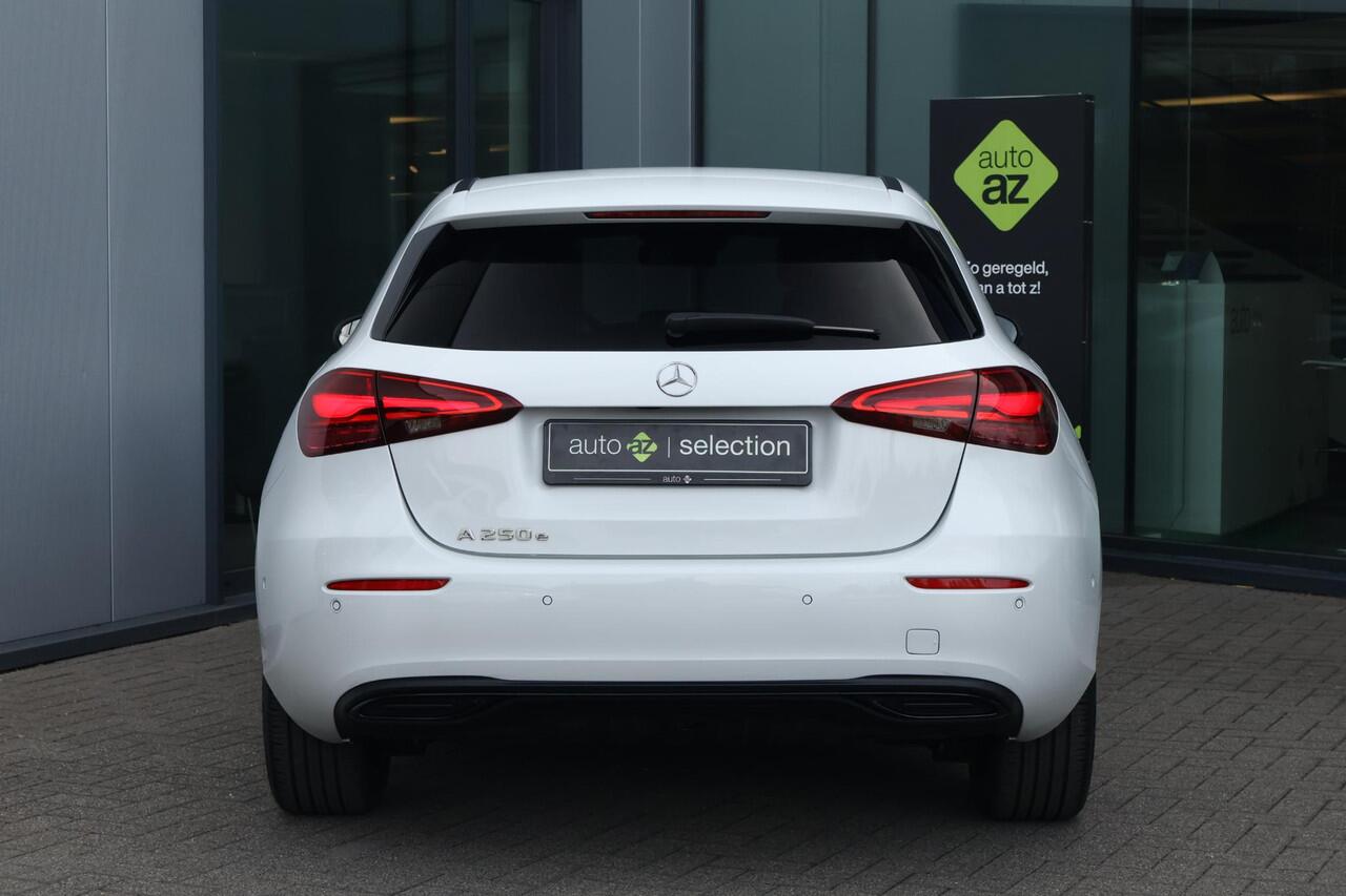 Mercedes-Benz A-KLASSE 250 e Luxury Line