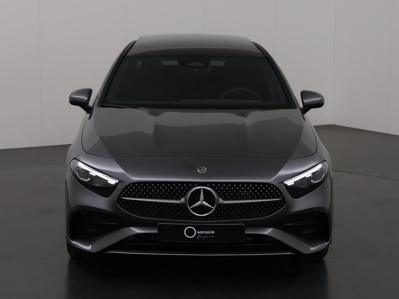 Mercedes-Benz A-KLASSE 250 e Limousine Business Solution AMG | Panoramadak | Stoelverwarming | Sfeerverlichiting | Achteruitrijcamera | Widescreen |