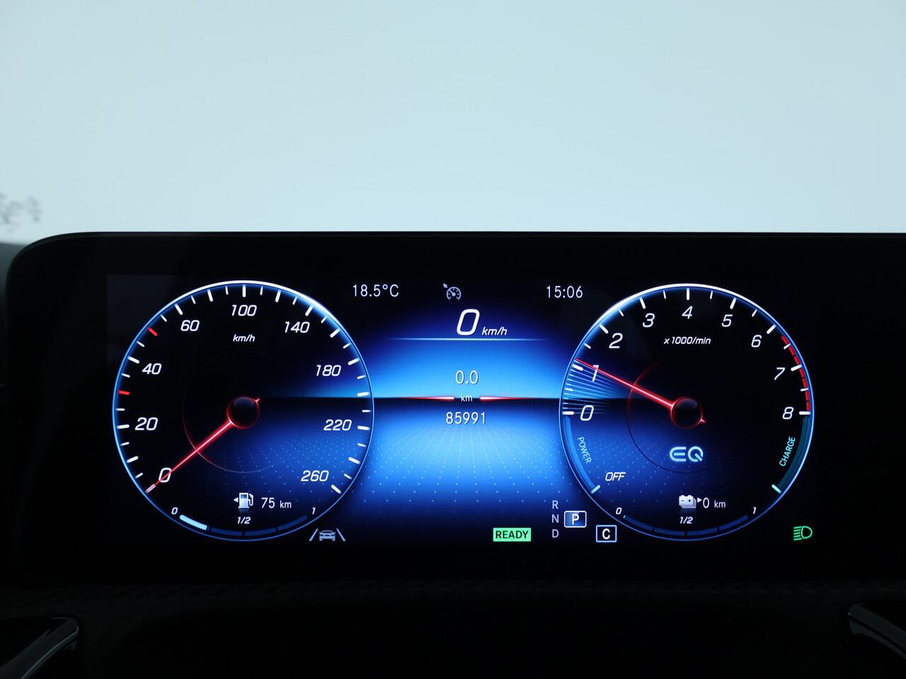 Mercedes-Benz A-KLASSE 250 e Plug-In Hybride | Parkeerpakket met Camera | Stoelverwarming | DAB | LED verlichting | Cruise Controle | Inclusief 24 maanden Mercedes-Benz Certified garantie voor Europa.