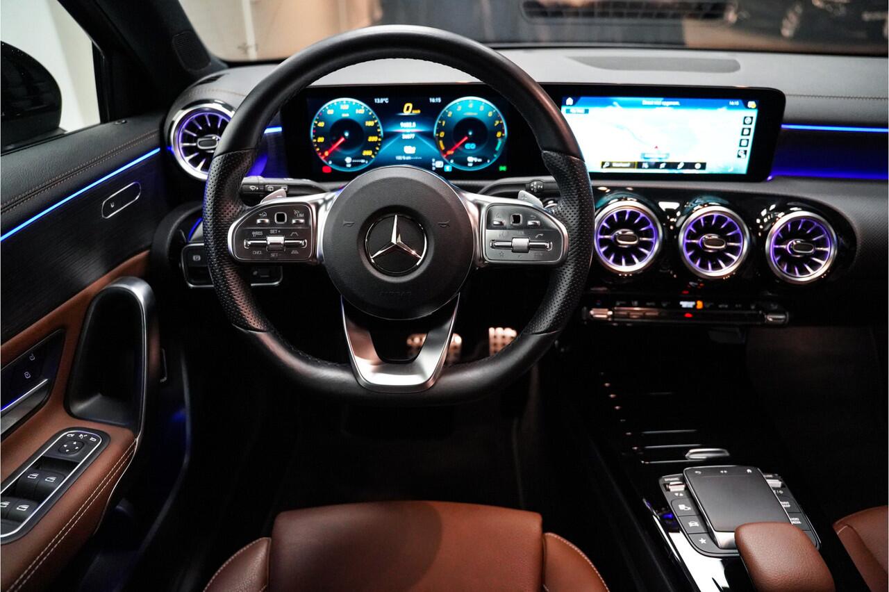 Mercedes-Benz A-KLASSE 250 e AMG *Mat Grijs*|Pano dak|Leder|360 cam|Acc