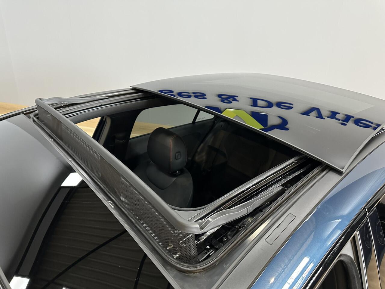 Mercedes-Benz A-KLASSE 180 Business Solution AMG Line | Panorama | LED | Camera | Sfeer | Apple Carplay | Widescreen | DAB | Cruise Control | Apple Carplay | Isofix |