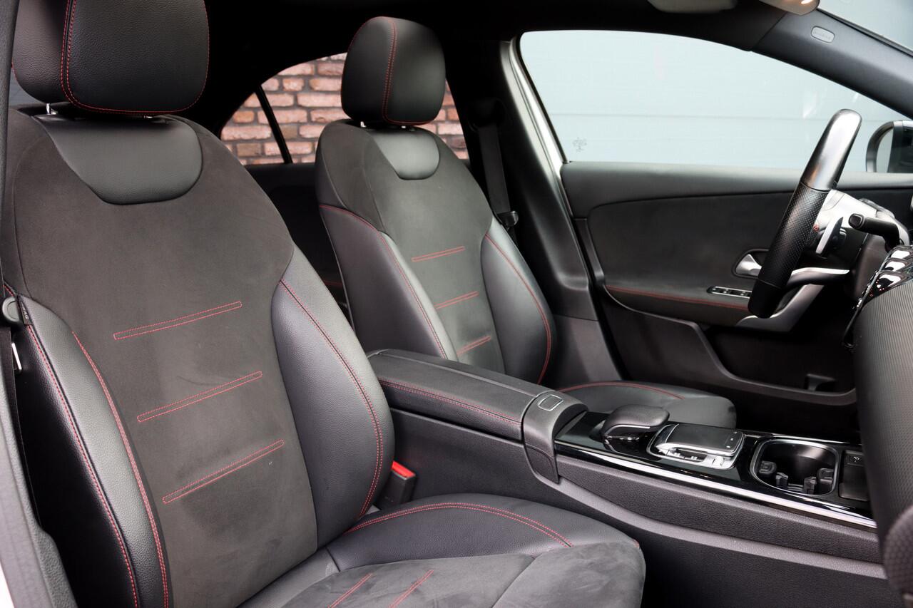 Mercedes-Benz A-KLASSE 200 Business Solution AMG | Panoramadak | Camera | Night Pakket | High Performance Led | Widescreen | Regensensor |